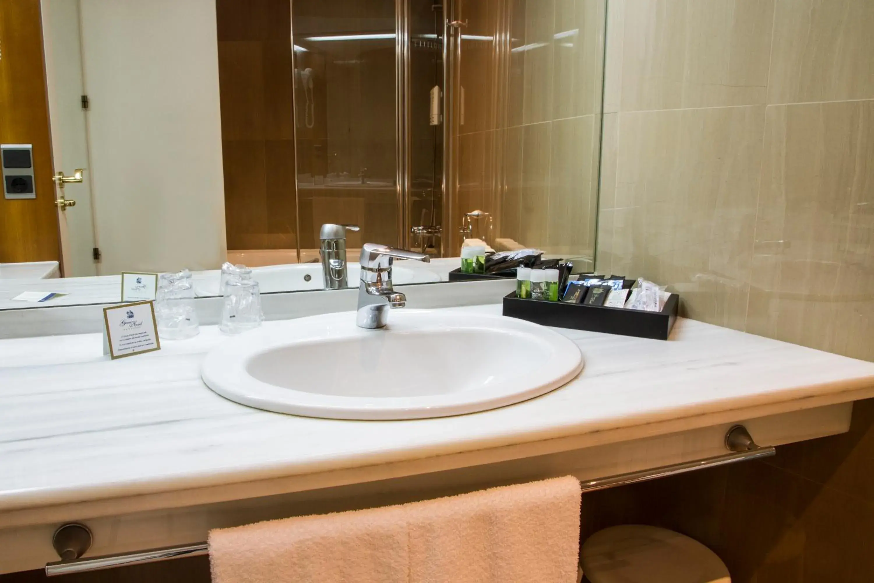 Bathroom in Gran Hotel Albacete