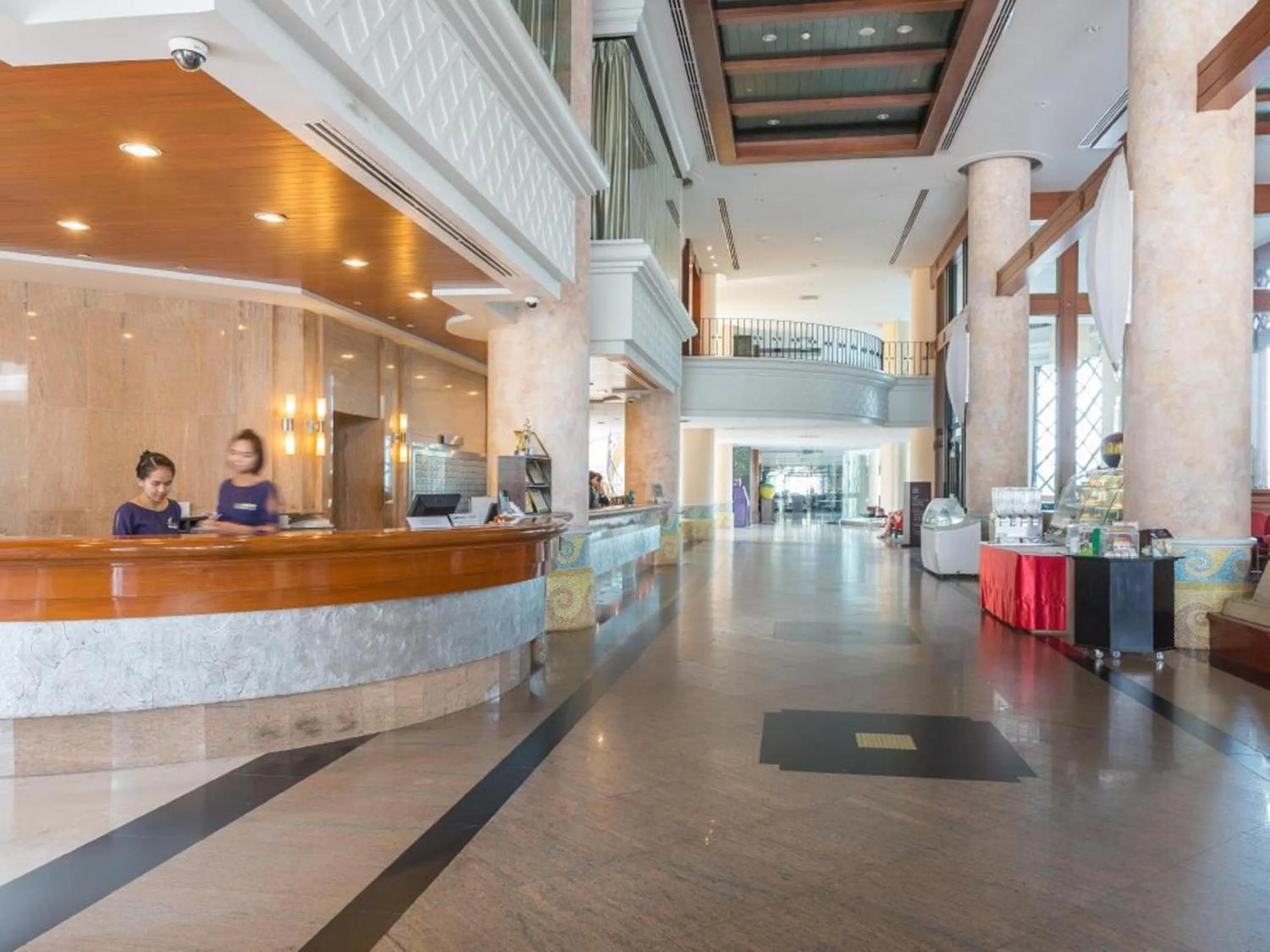 Lobby or reception in Long Beach Garden Hotel & Pavilions
