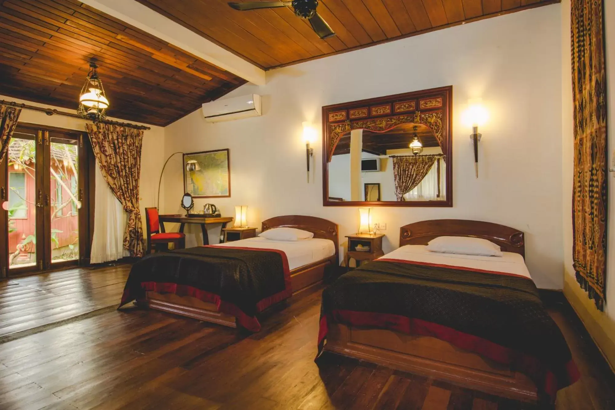 Bedroom, Bed in Terres Rouges Lodge