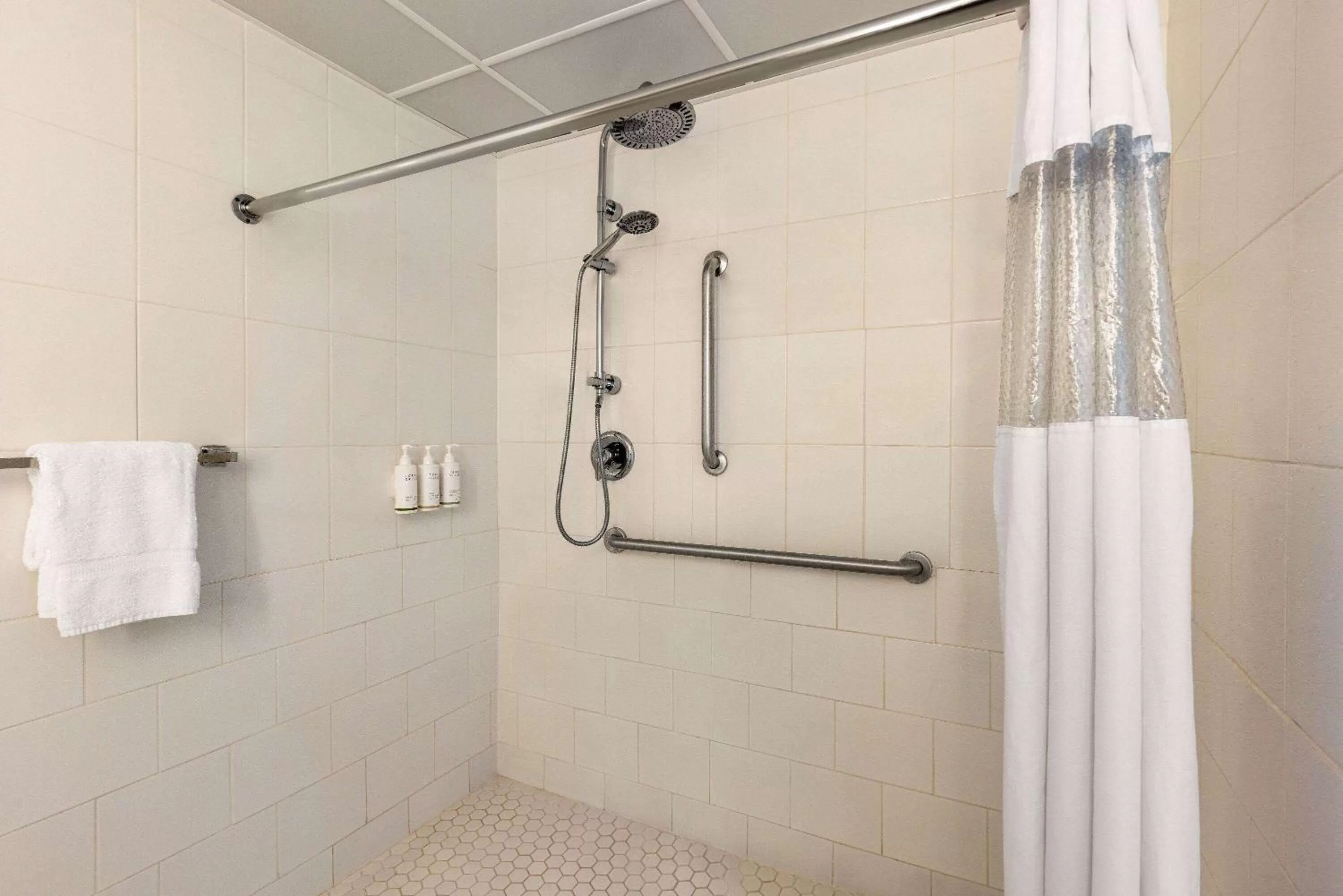 Shower in Howard Johnson by Wyndham Ocean City Oceanfront