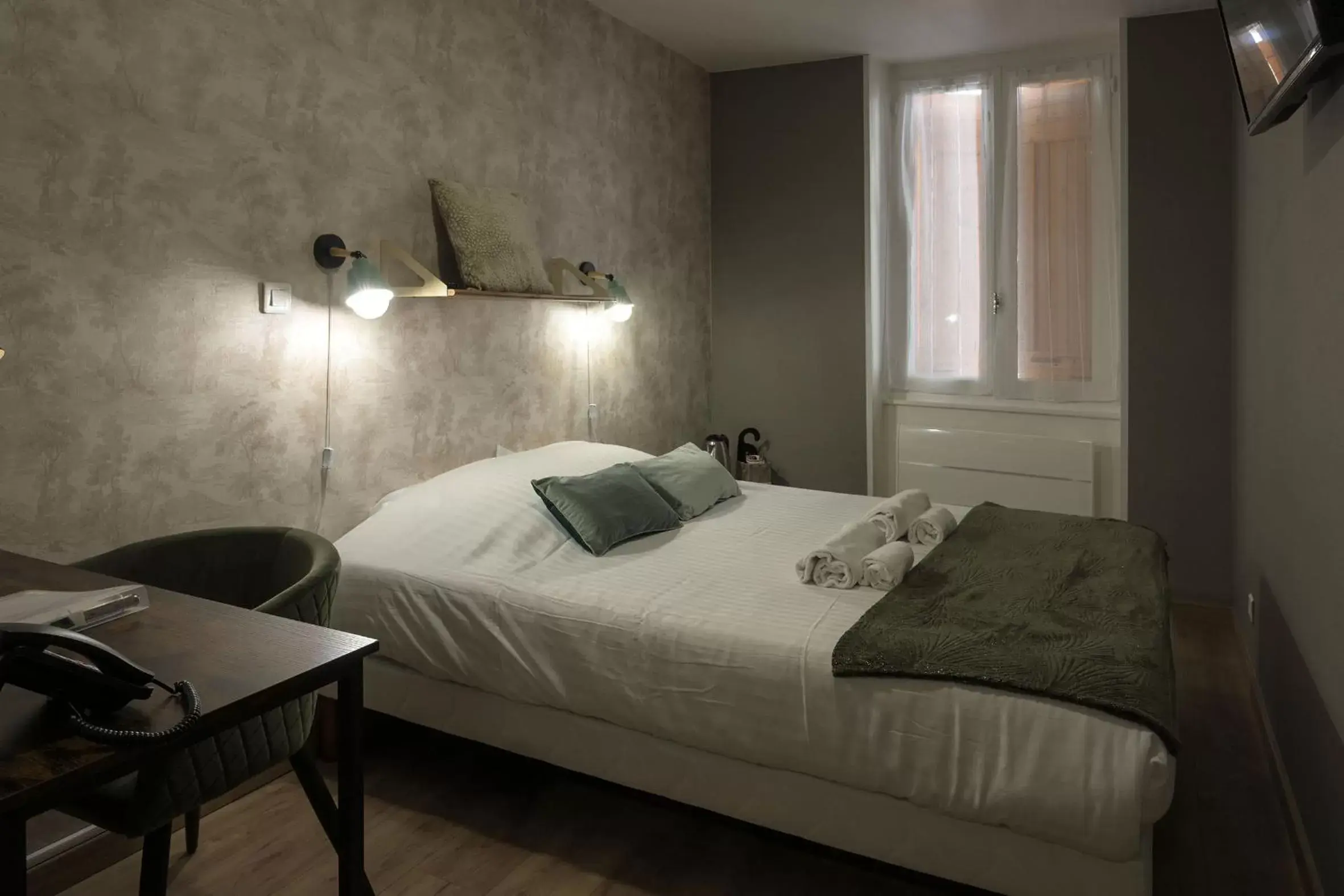 Double Room - single occupancy in Hotel De La Croisée Double Room - single occupancy in Hotel De La Croisée