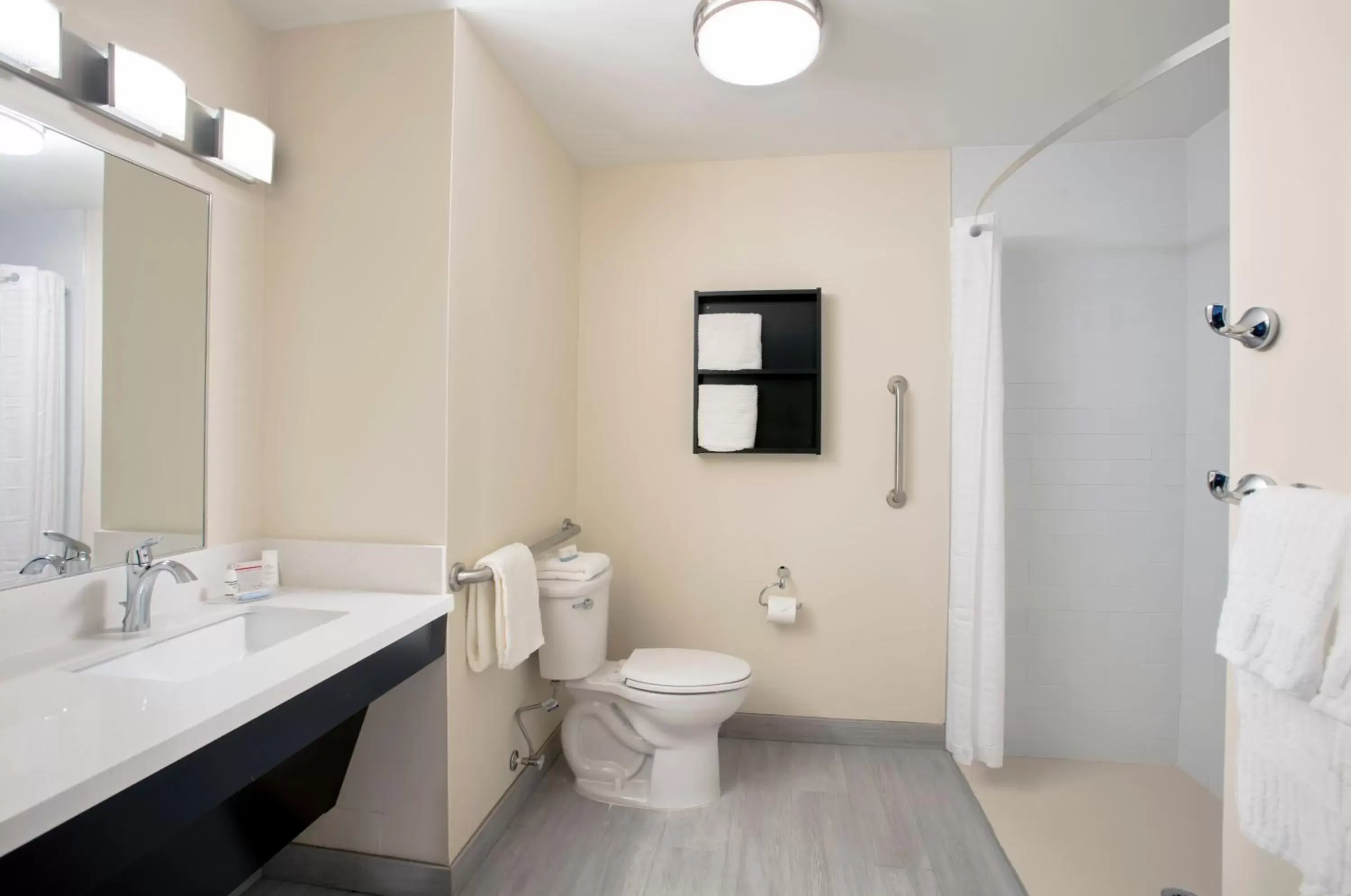 Bathroom in Candlewood Suites - Miami Exec Airport - Kendall, an IHG Hotel