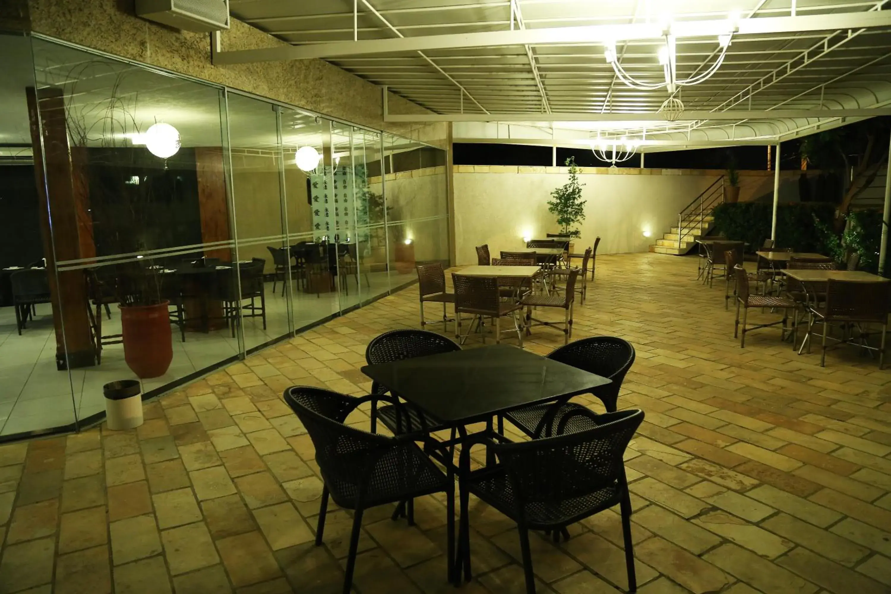 Lobby or reception, Restaurant/Places to Eat in Garbos Trade Hotel