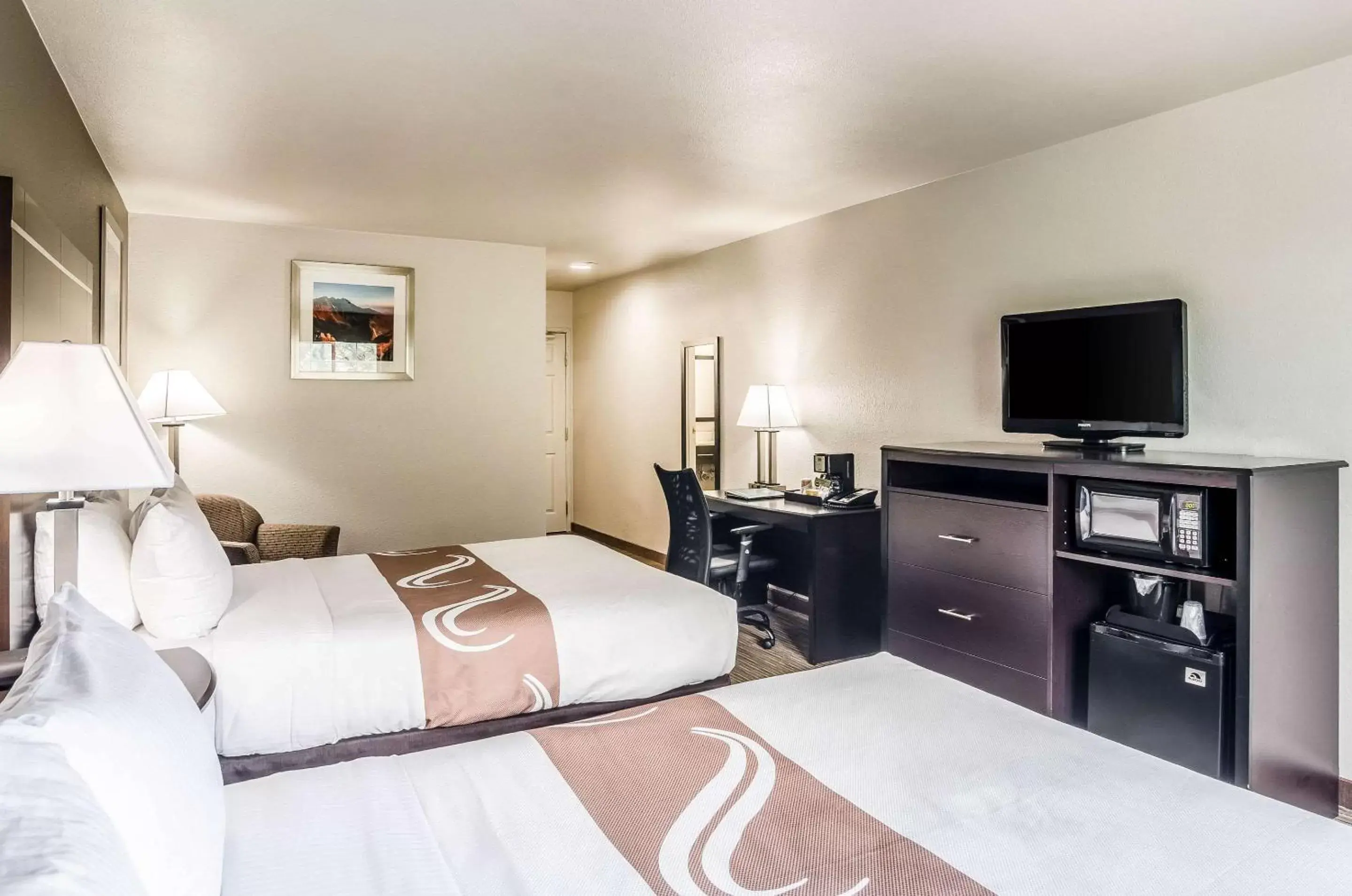 Photo of the whole room, Bed in Quality Inn & Suites Westminster – Broomfield