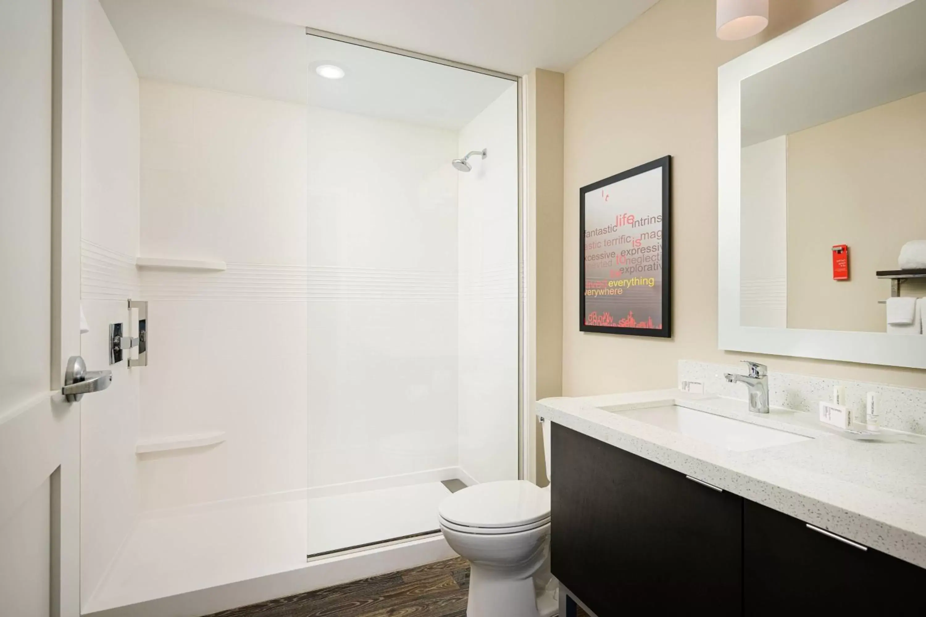 Bathroom in TownePlace Suites by Marriott Tuscaloosa