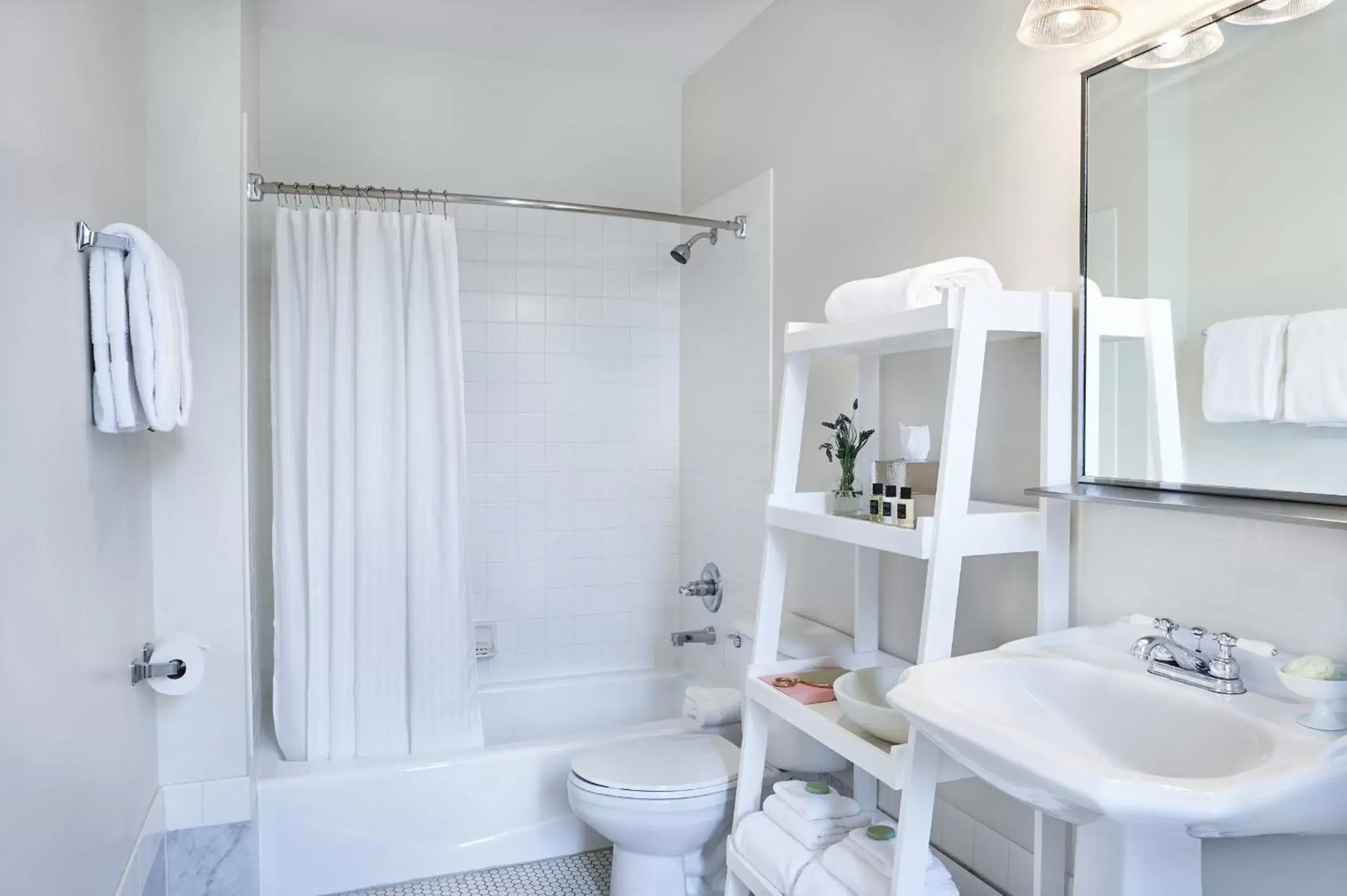 Bathroom in Inn at Carnall Hall