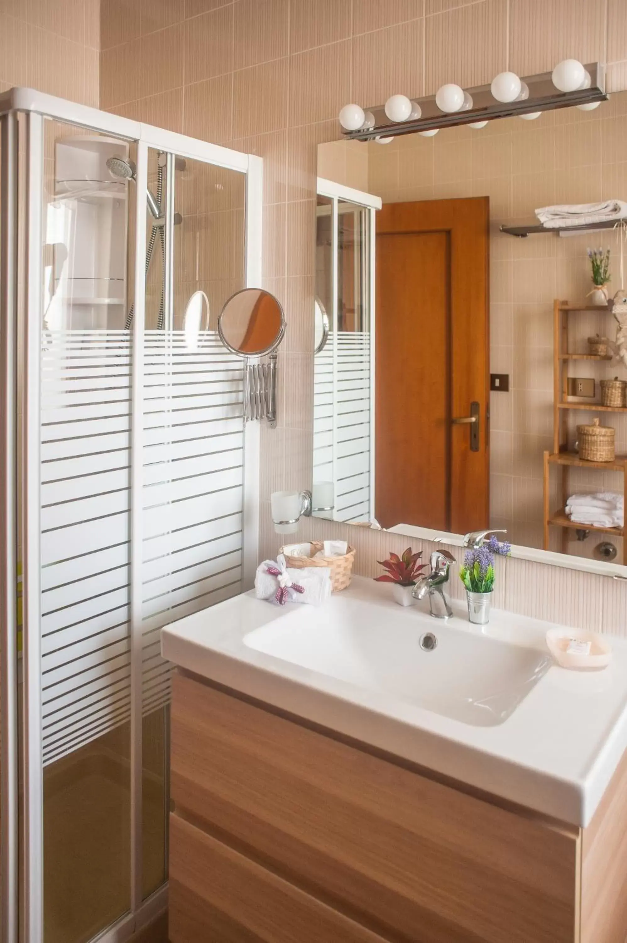 Bathroom in Pompei Suite