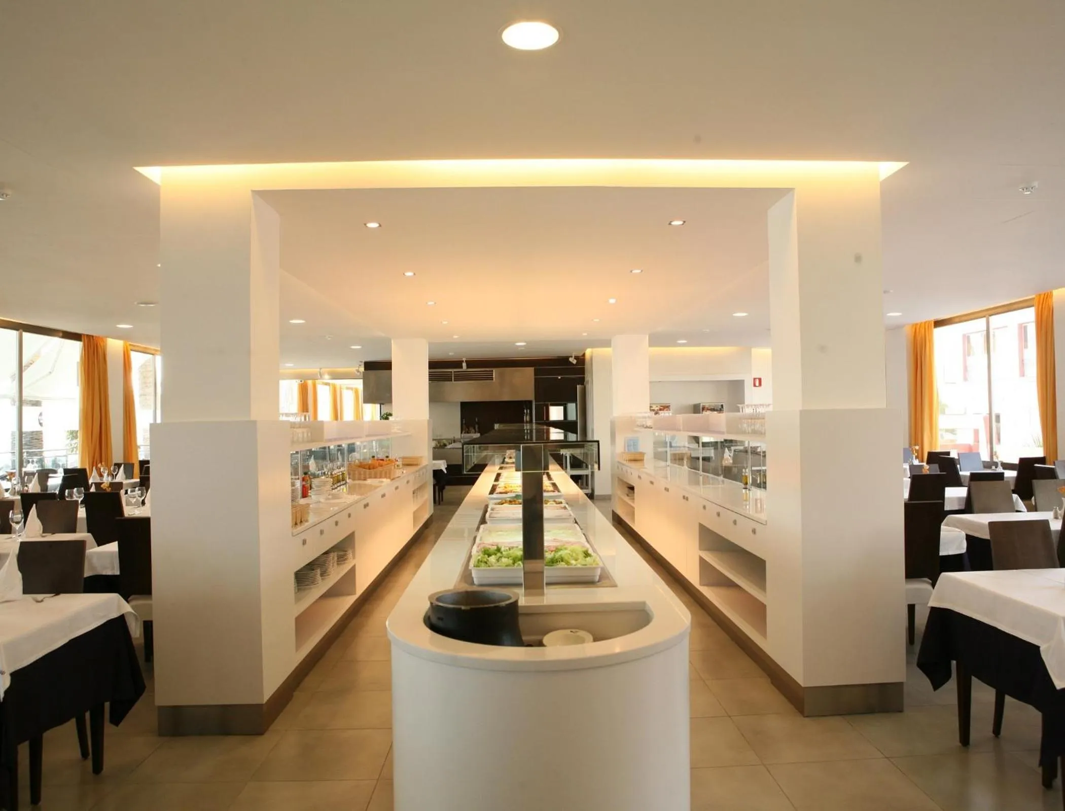 Restaurant/places to eat in Hotel Simbad Ibiza