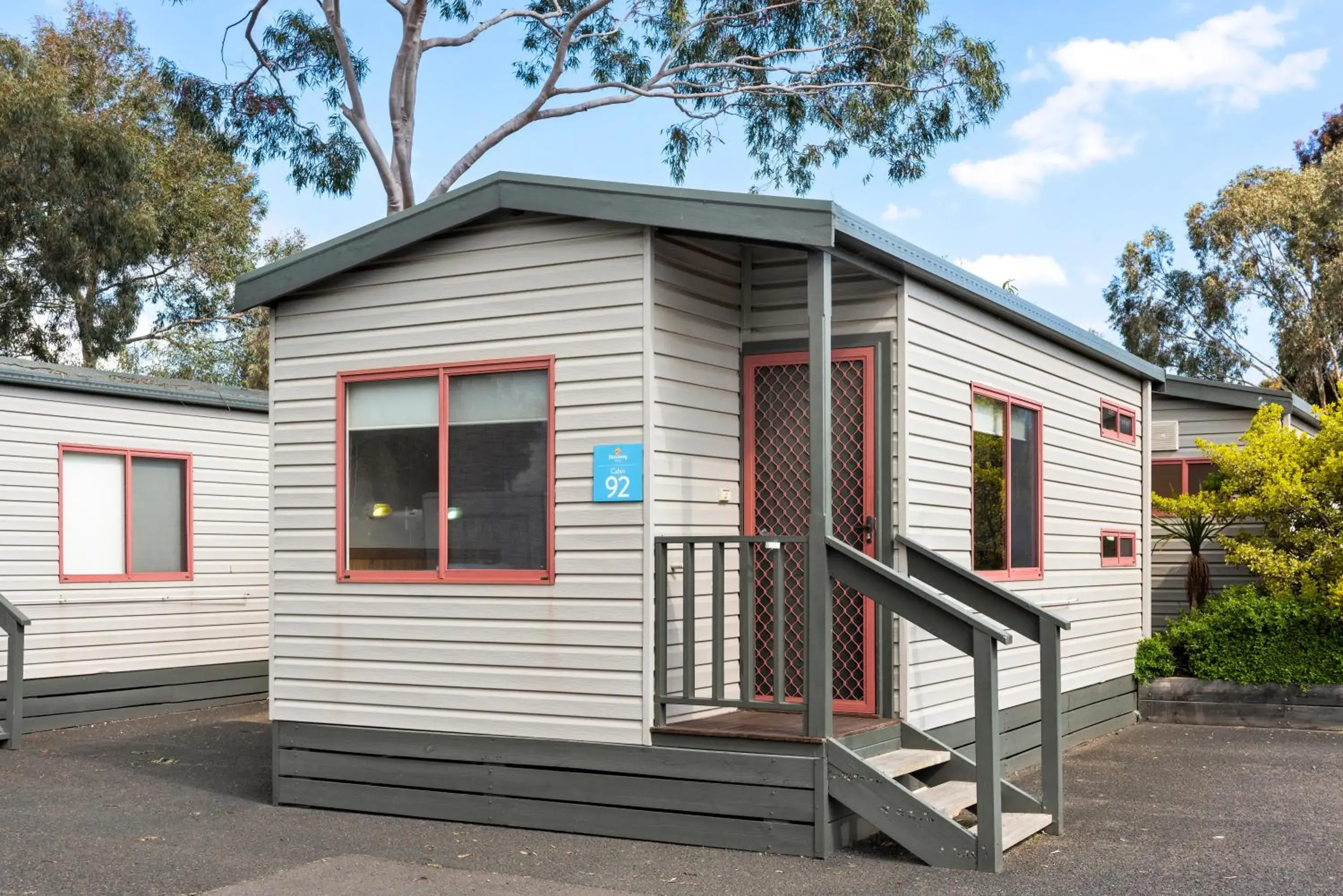 Budget 1 Bedroom Cabin - Sleeps 4 in Discovery Parks - Melbourne