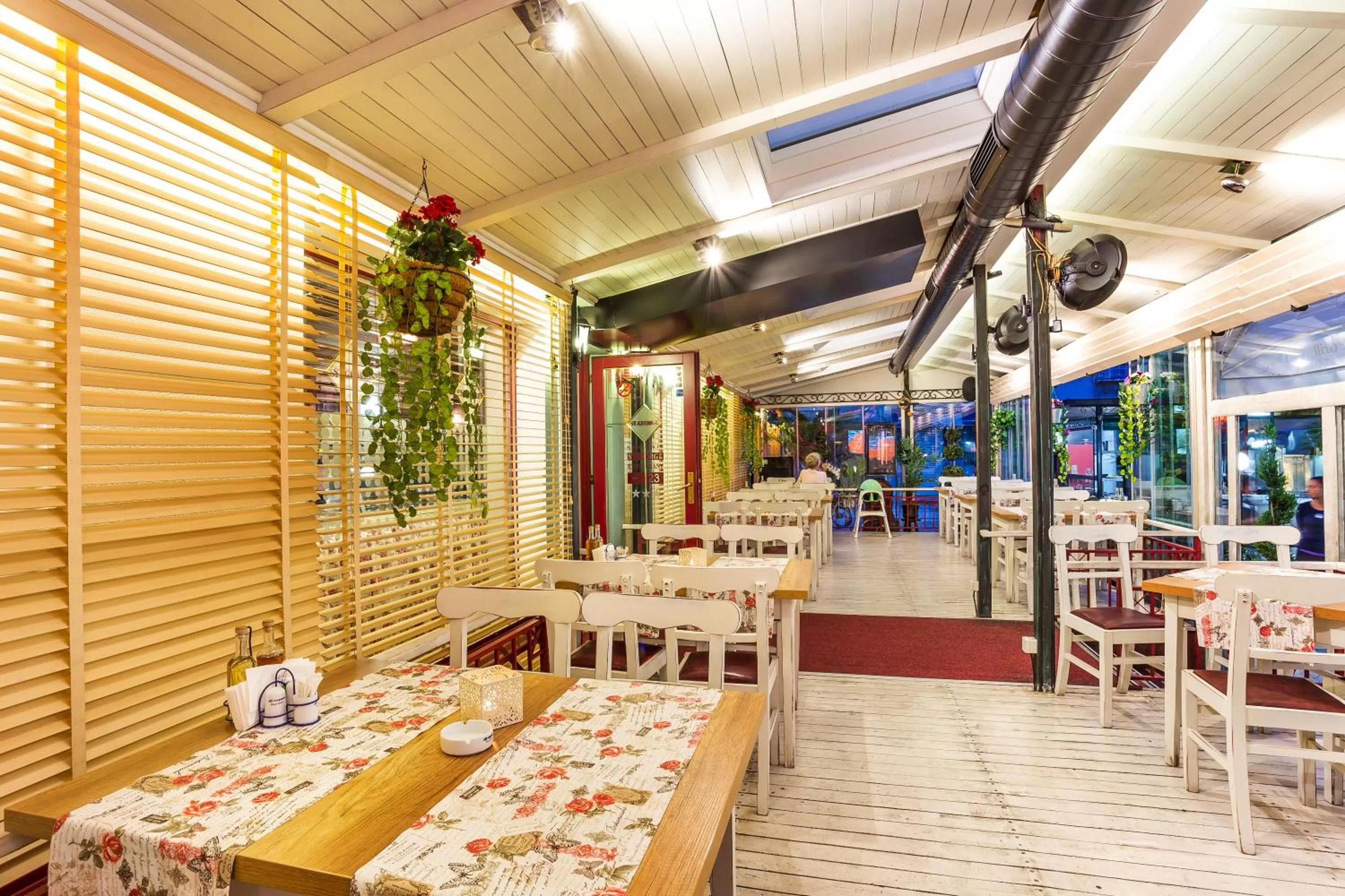 Restaurant/places to eat in Saint George Hotel & Medical Spa