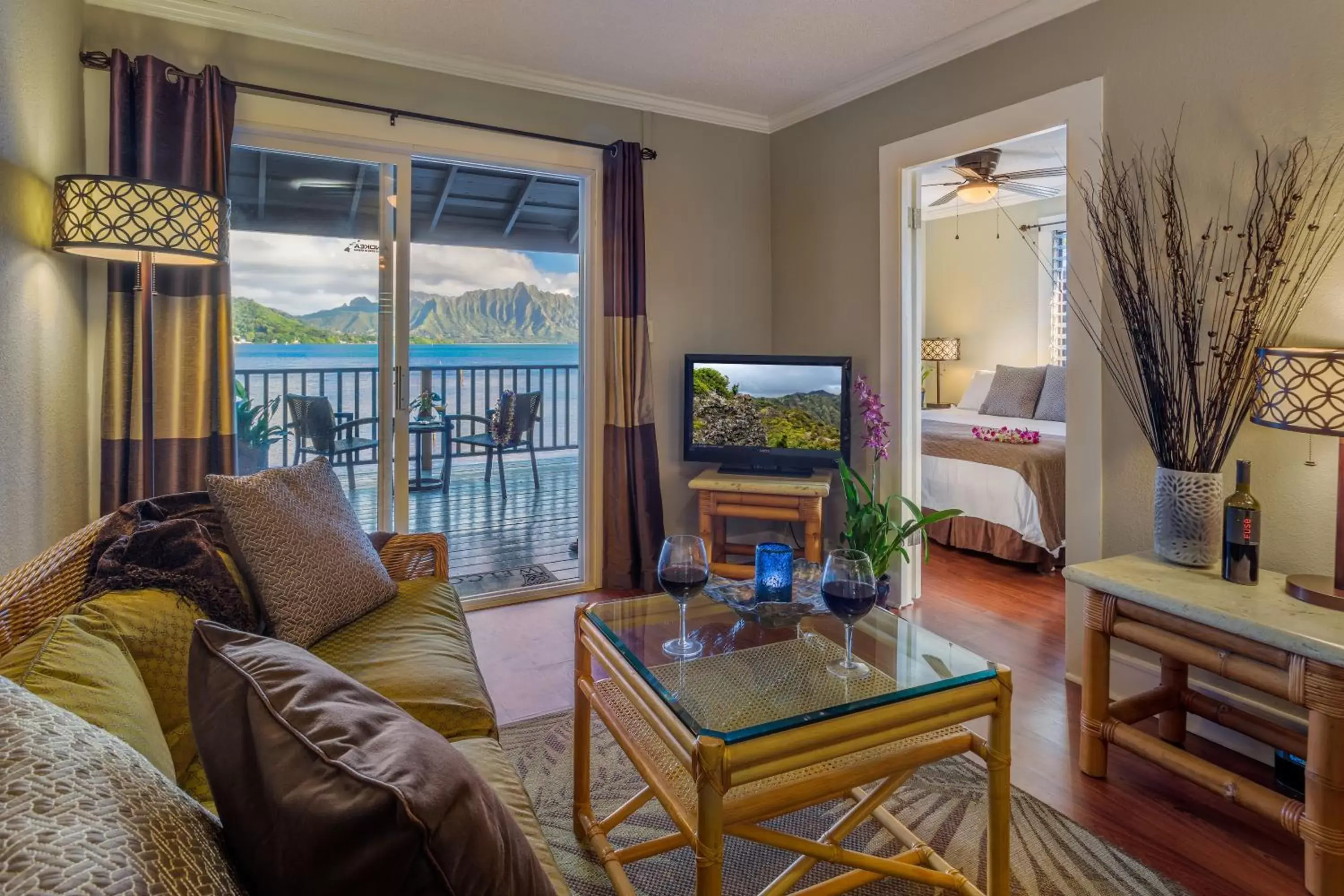 Living room, Seating Area in Paradise Bay Resort