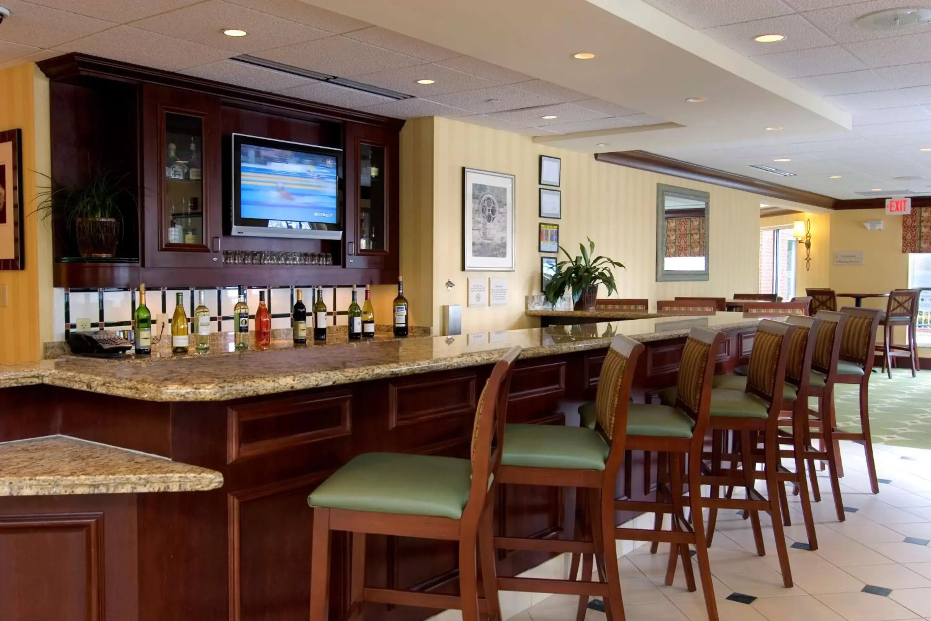 Restaurant/places to eat, Lounge/Bar in Hilton Garden Inn Clarksburg