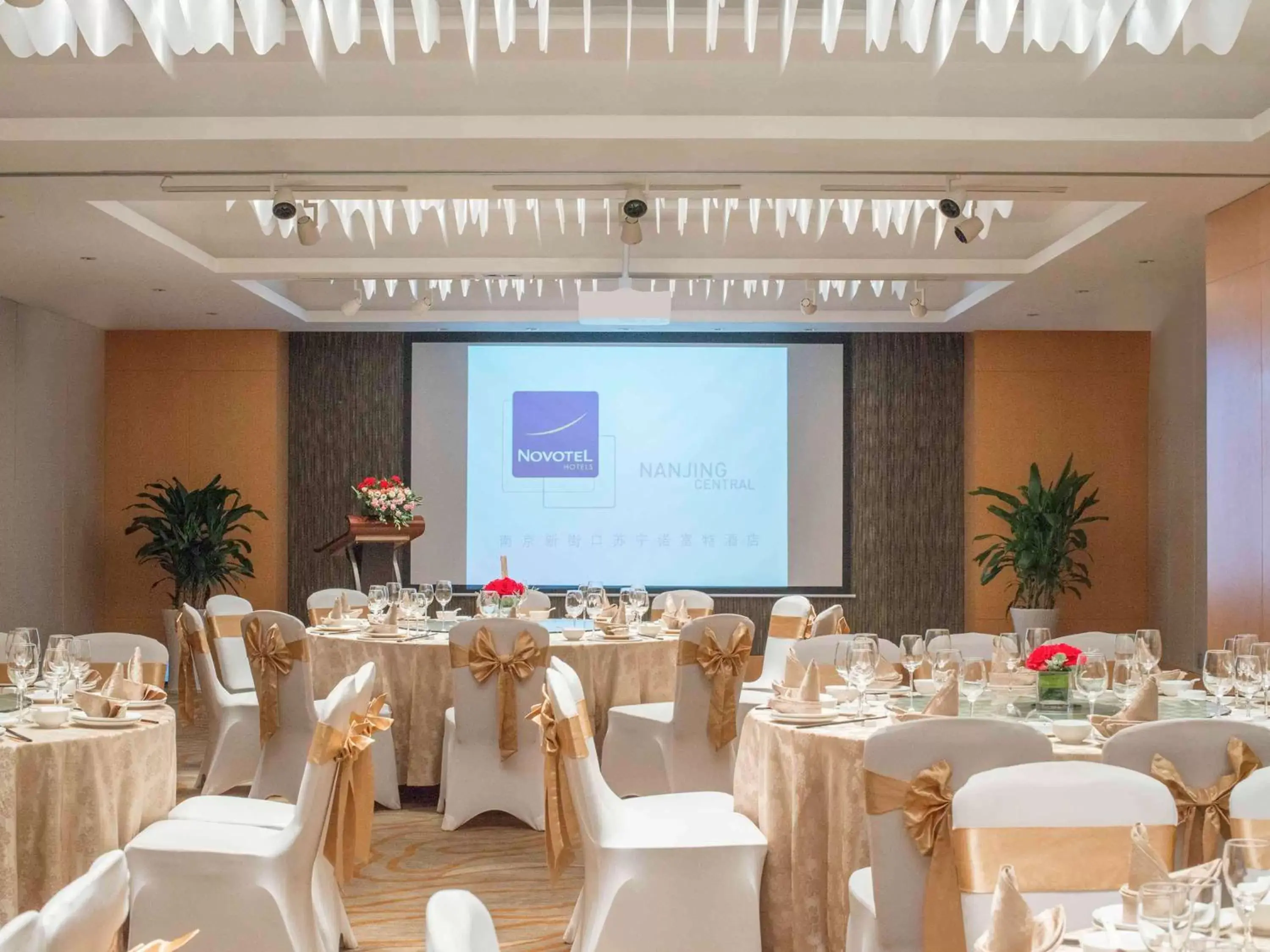 On site, Banquet Facilities in Novotel Nanjing Central