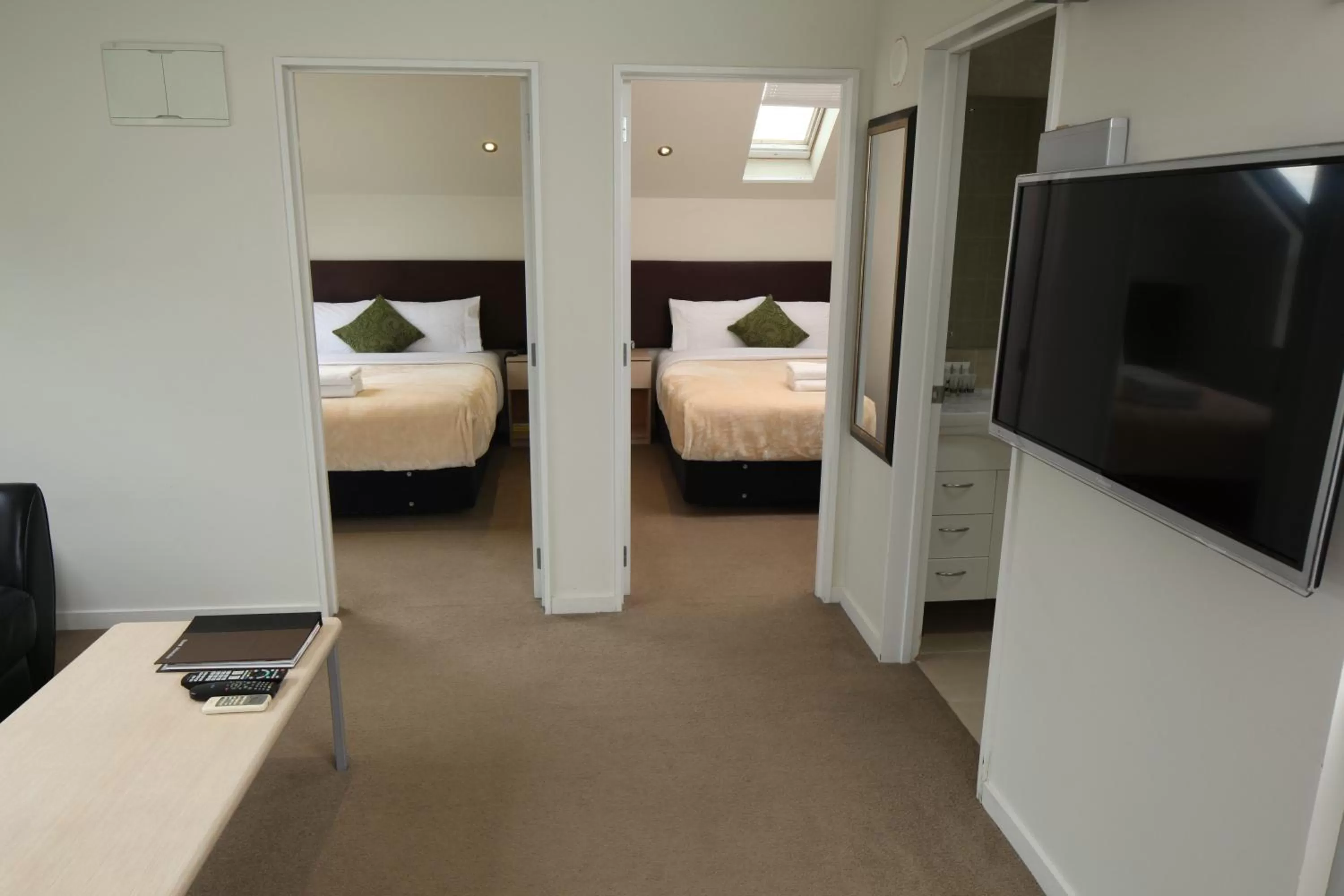 TV and multimedia, Bed in Alpha Motel with Spa-Bath