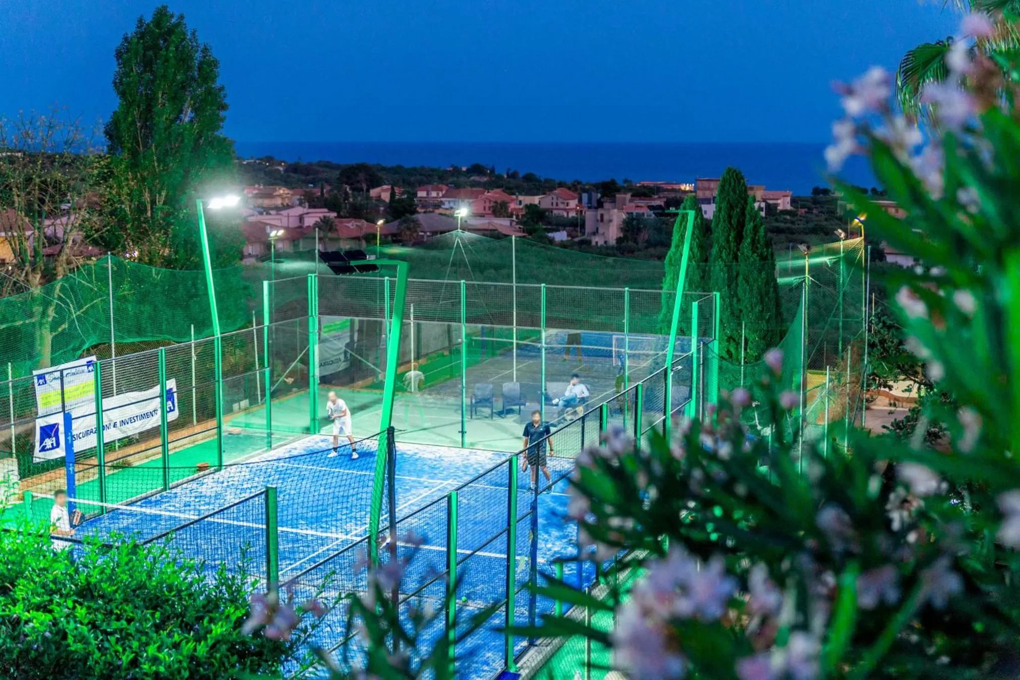 Tennis court in Aparthotel Isabella