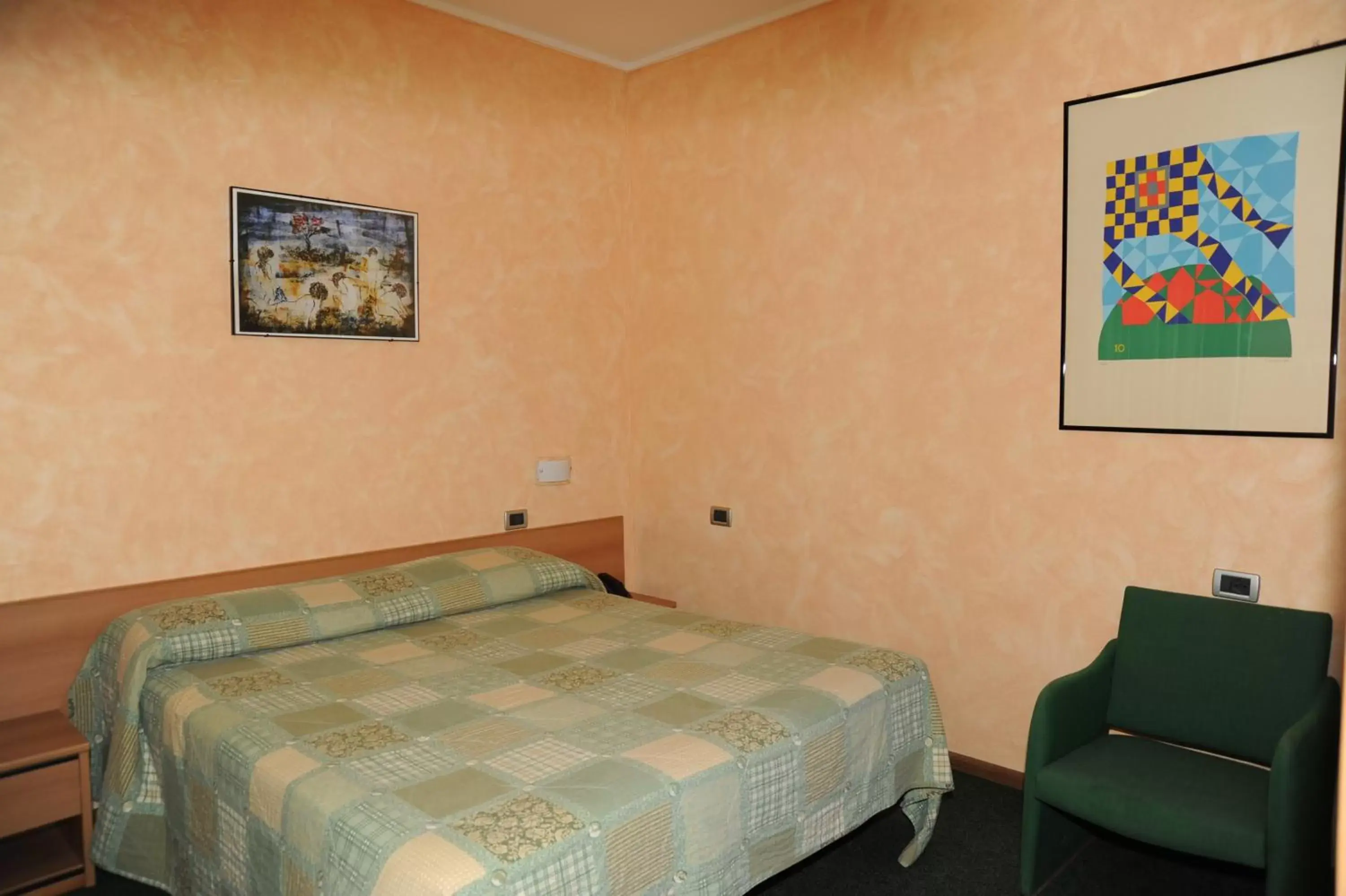 Photo of the whole room, Bed in Hotel Valentini Inn