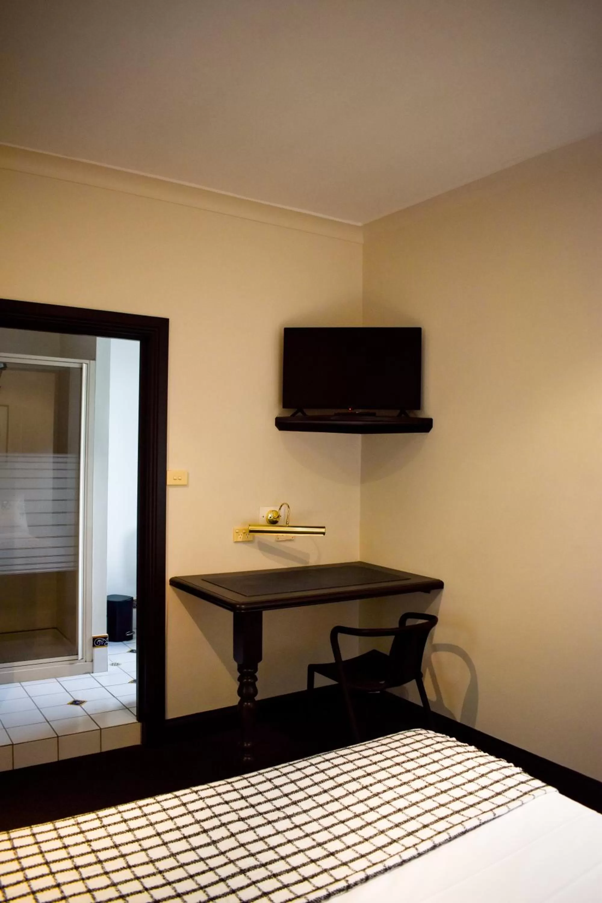 Bed in The Sherwood Hotel