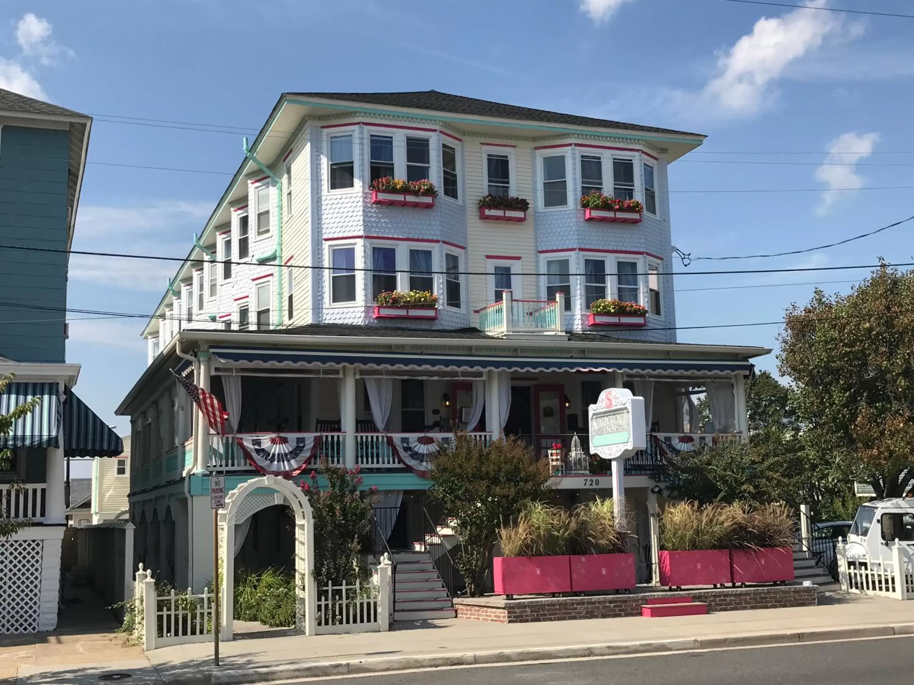 Property Building in Scarborough Inn