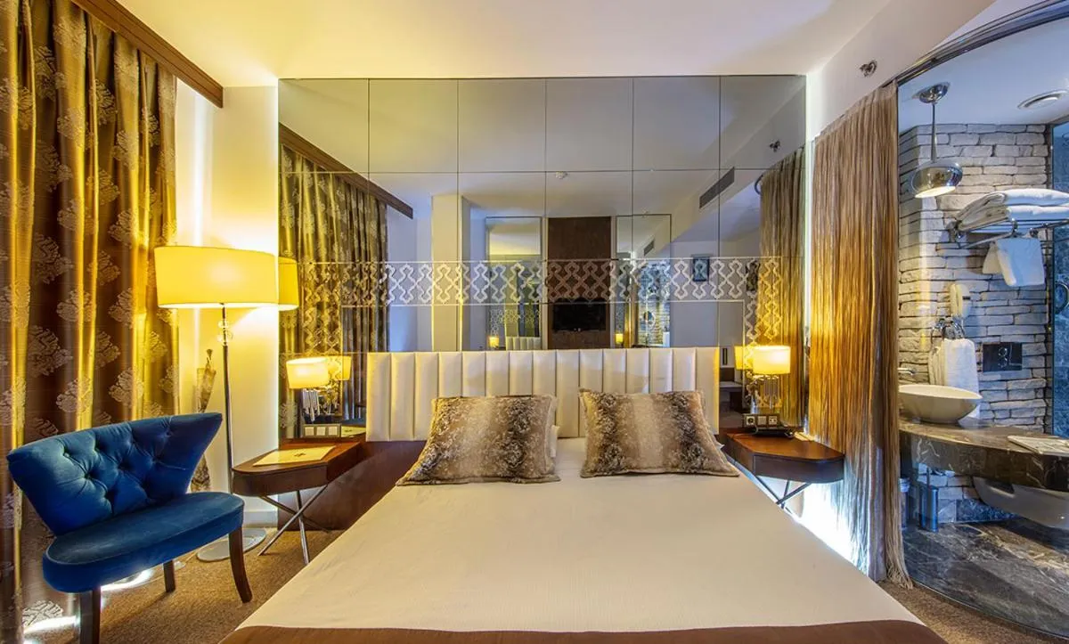 Taksim Pera Center Hotel