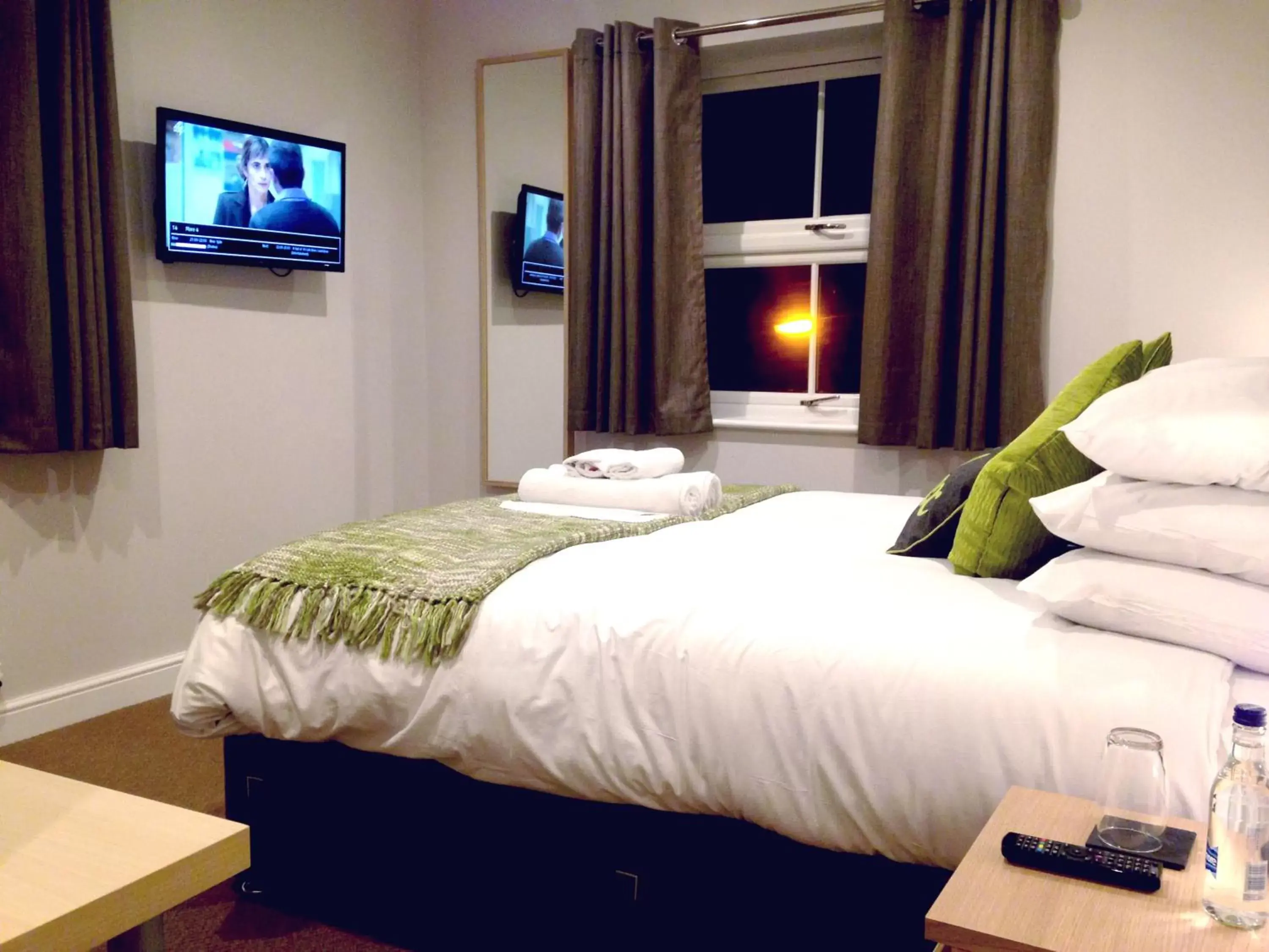 TV and multimedia, Bed in The Wheatsheaf