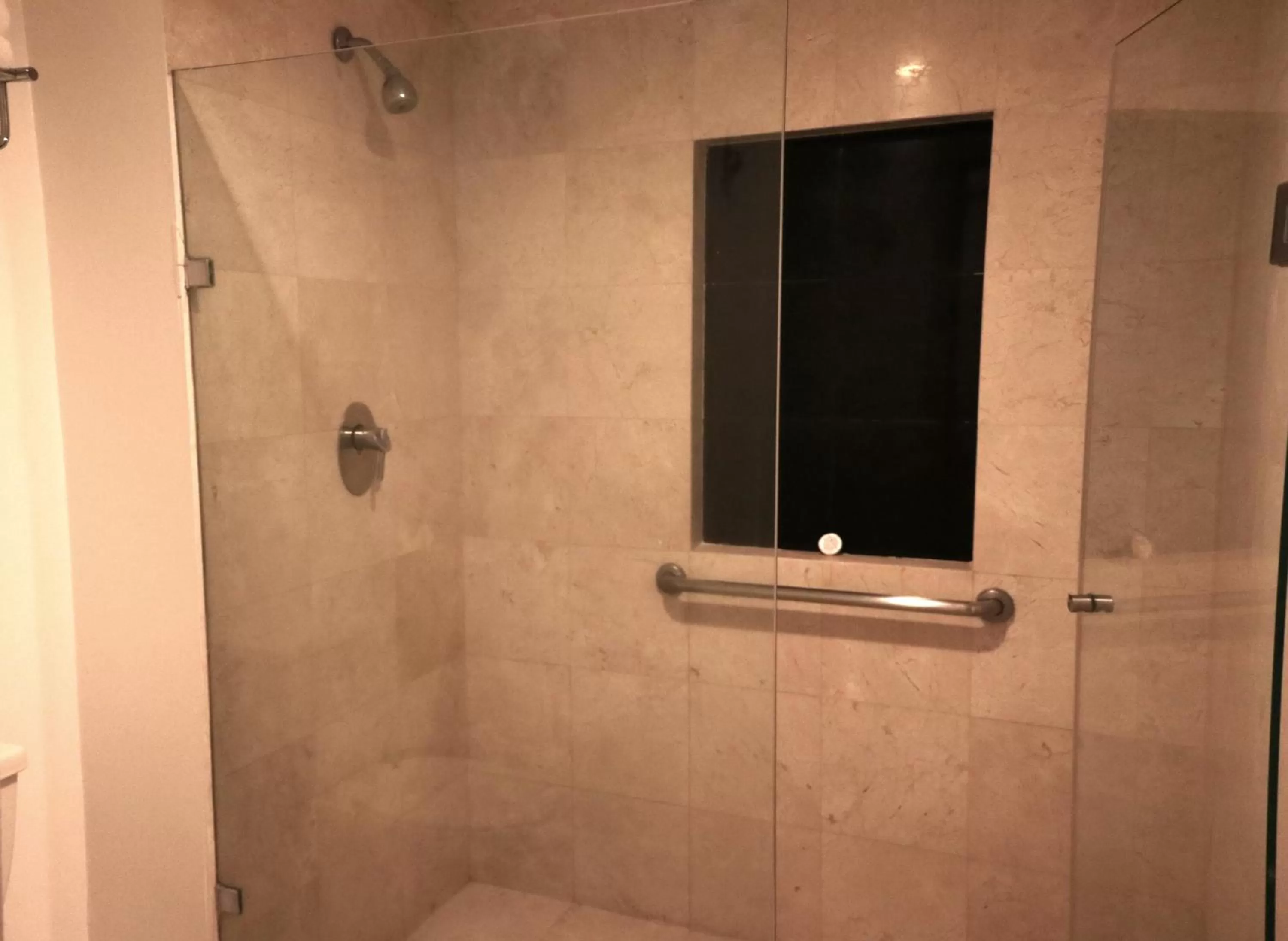 Shower in Hotel & Suites PF
