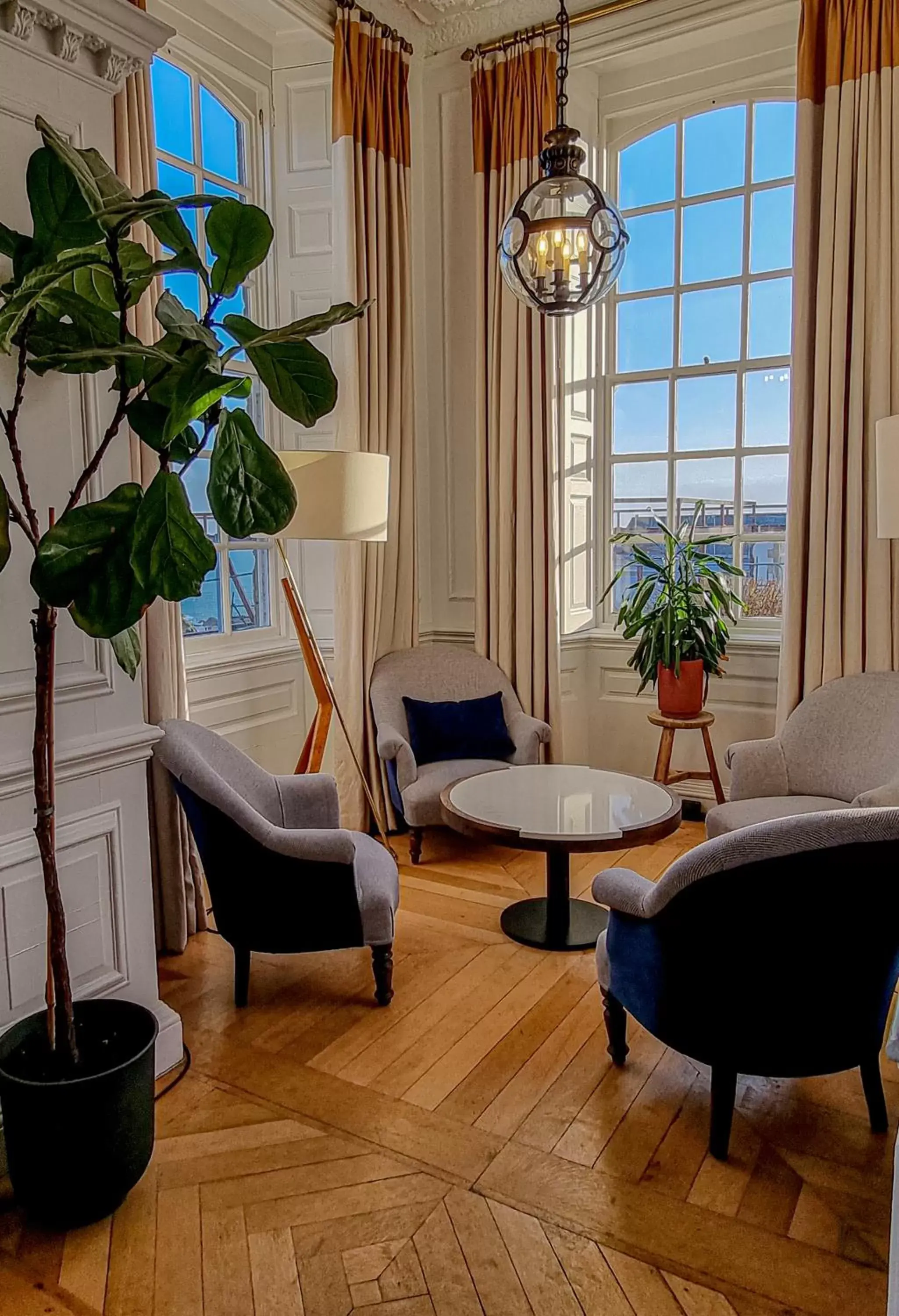 Living room in Fowey Hall Hotel Living room in Fowey Hall Hotel