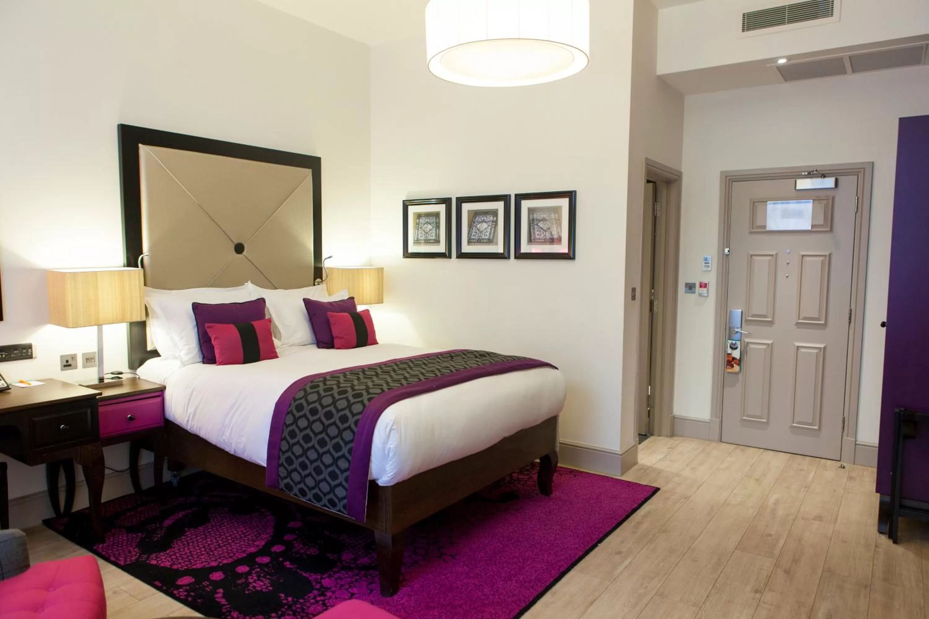Photo of the whole room, Bed in Hotel Indigo London - Kensington by IHG