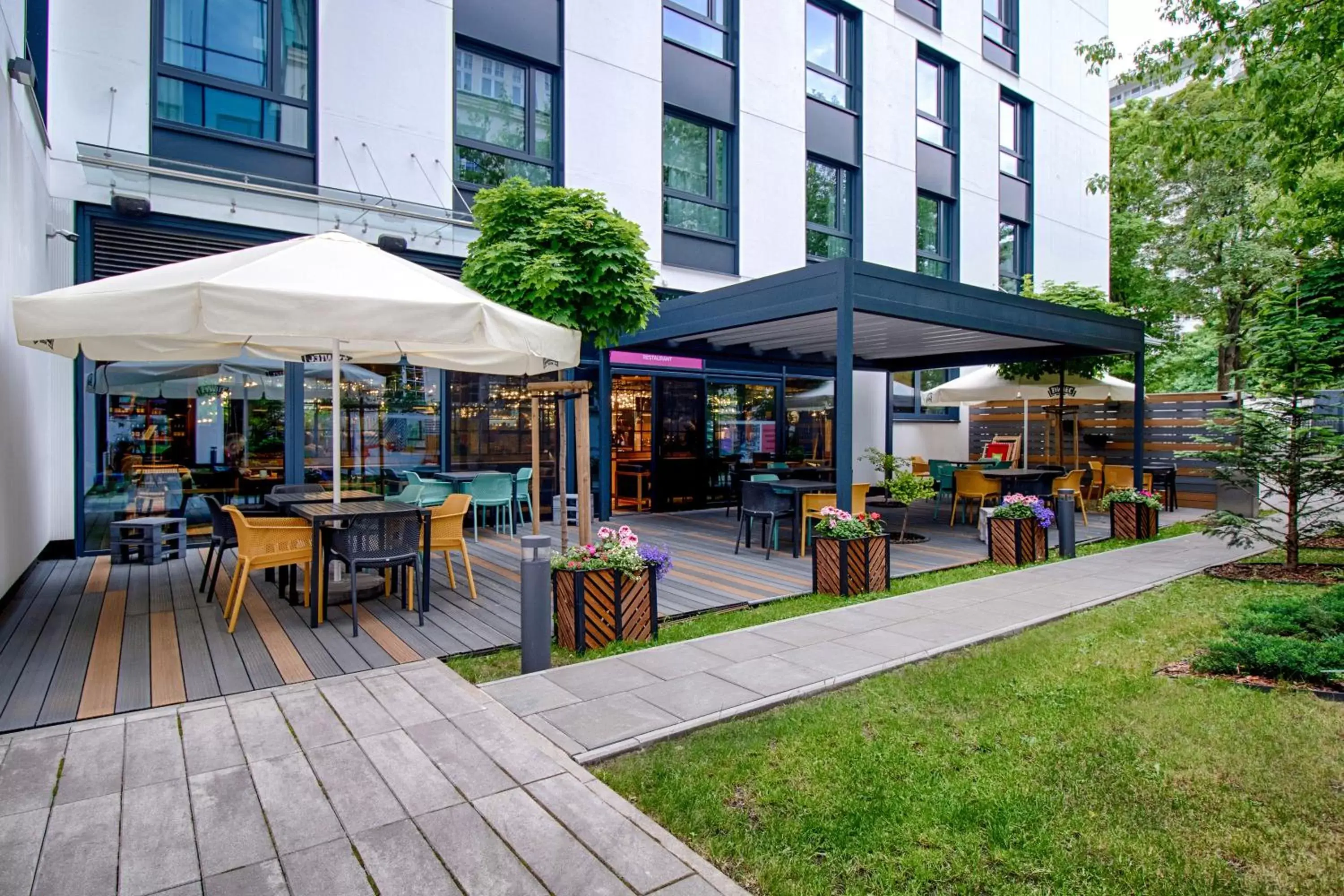 Garden, Restaurant/Places to Eat in ibis Styles Warszawa Centrum