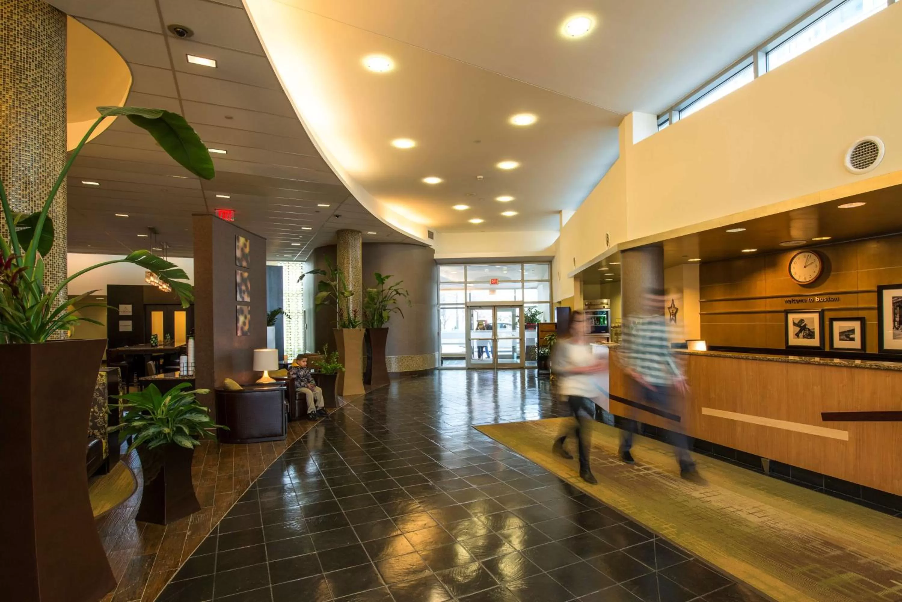 Lobby or reception in Hampton Inn & Suites Boston Crosstown Center