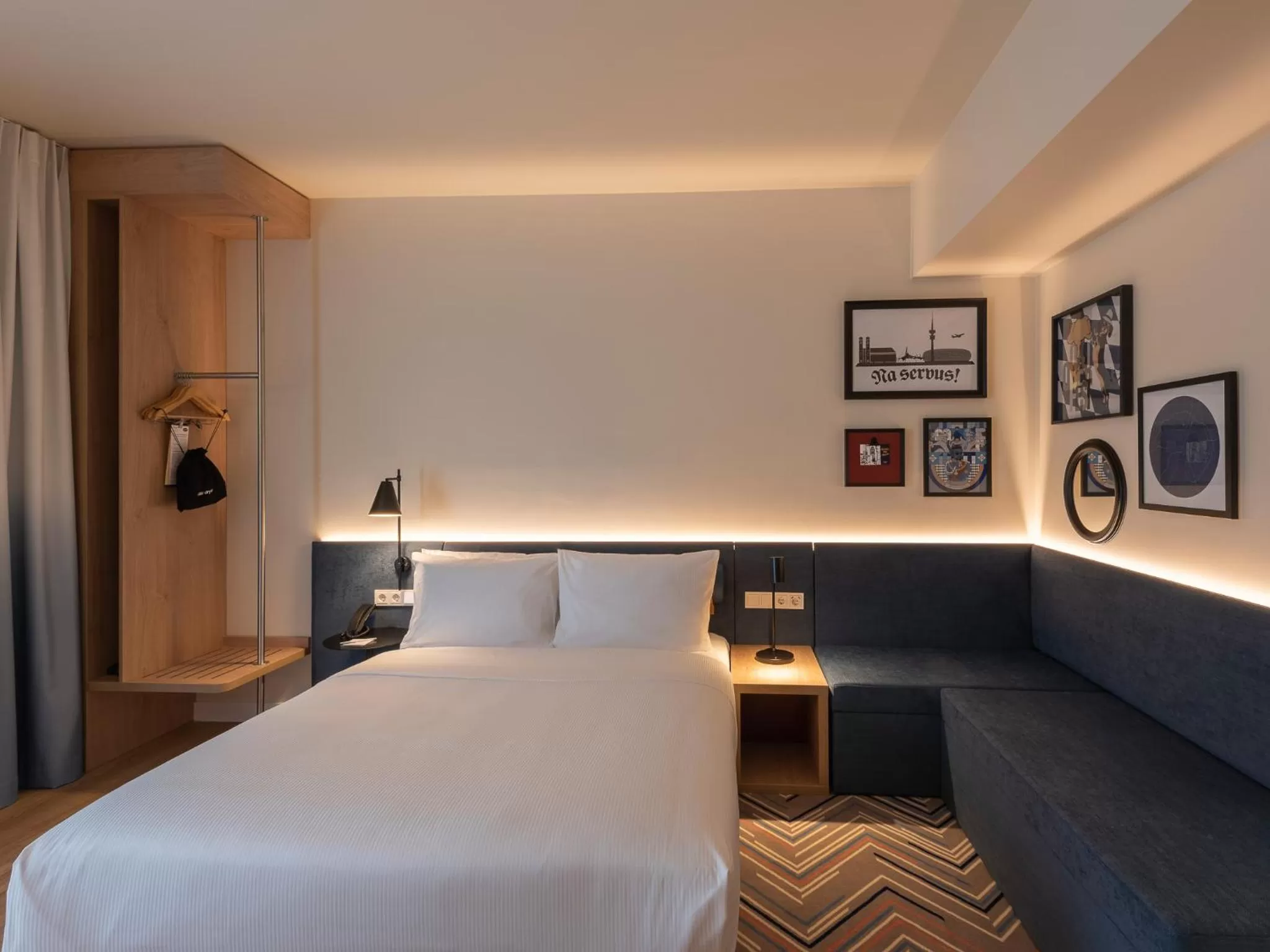 Photo of the whole room, Bed in Hampton By Hilton Munich City North