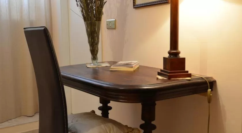 hair dresser in Borgo Antico Santa Lucia