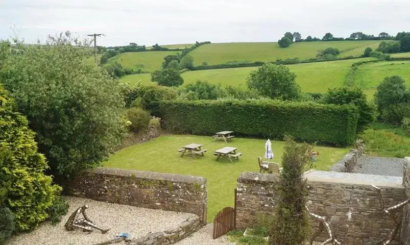 Garden in The Poltimore Inn