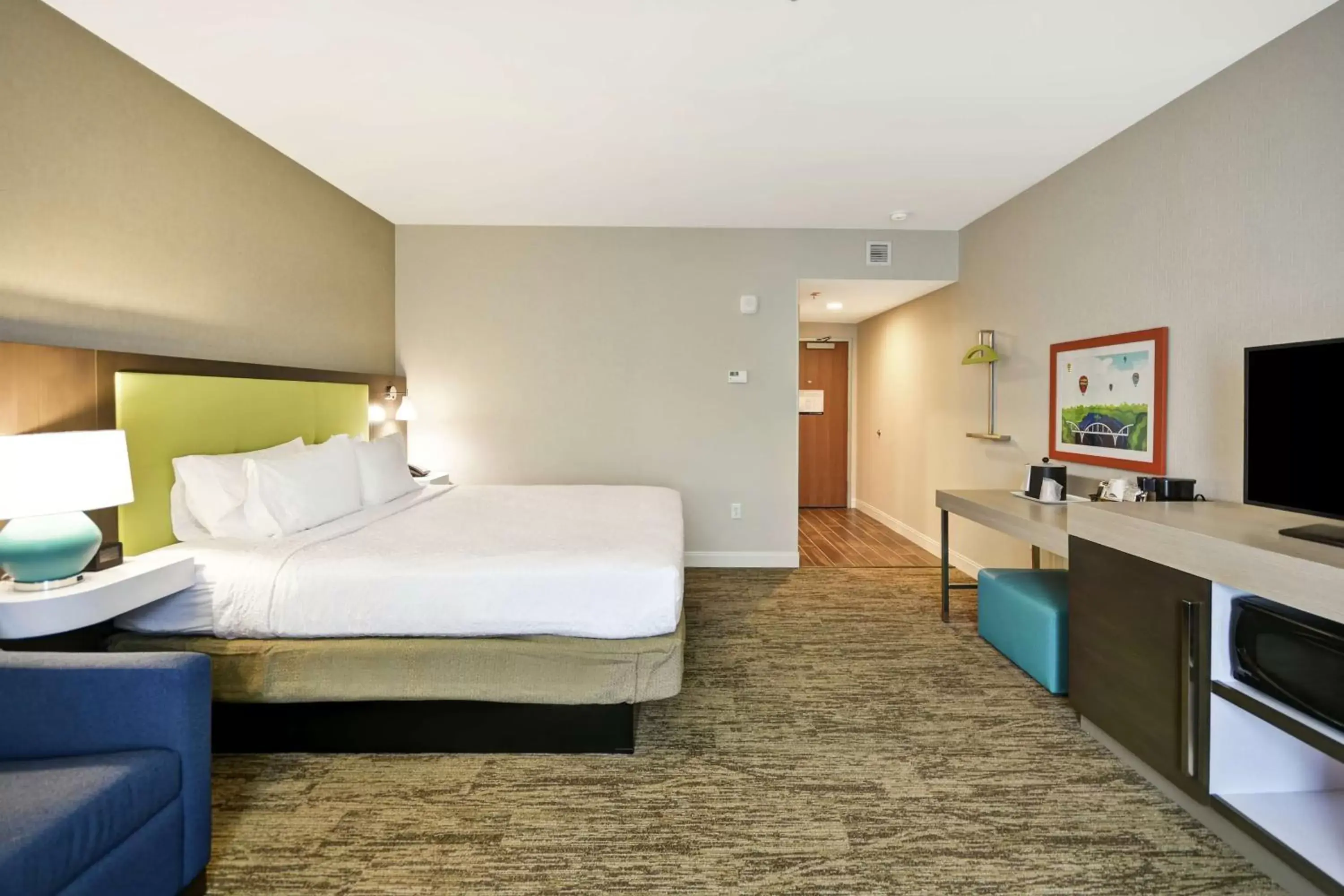 Bedroom in Hampton Inn Suites Grants Pass