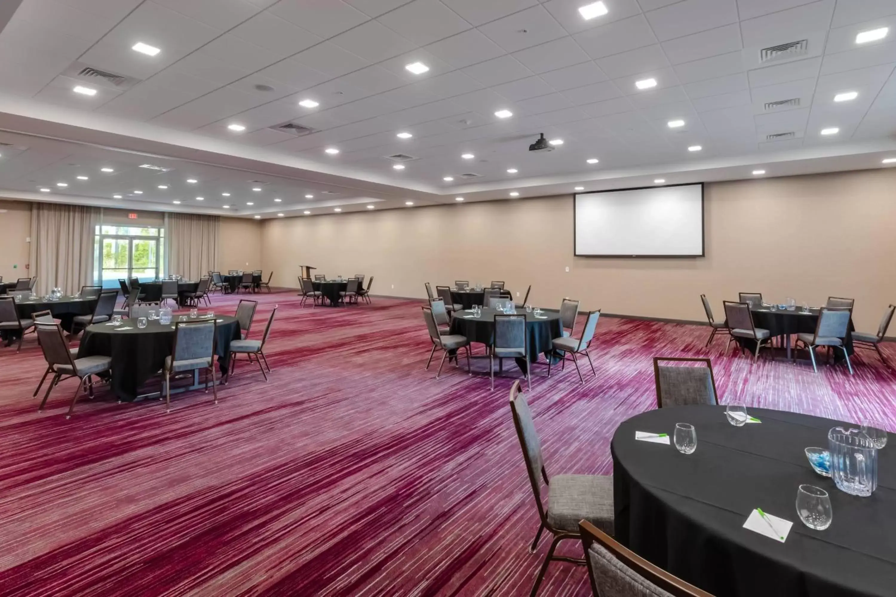 Meeting/conference room in Courtyard by Marriott Savannah Airport