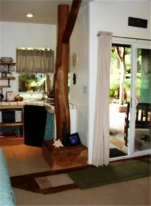 Food and drinks in Aloha Crater Lodge