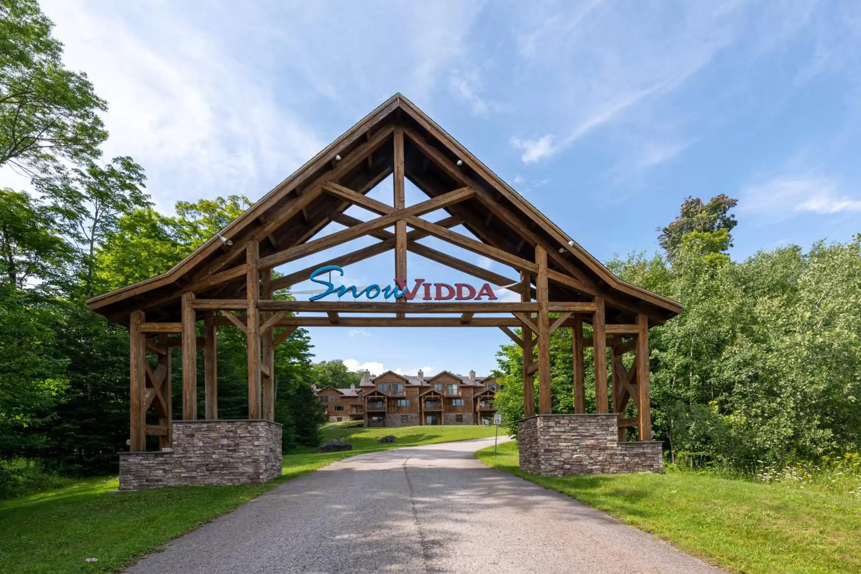 Property Building in Mount Snow Lodging