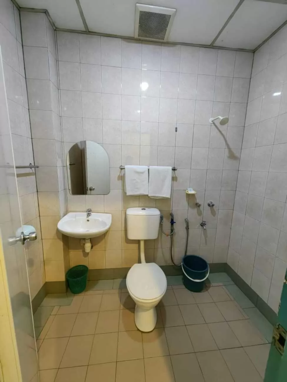 Toilet in Century Hotel Inanam