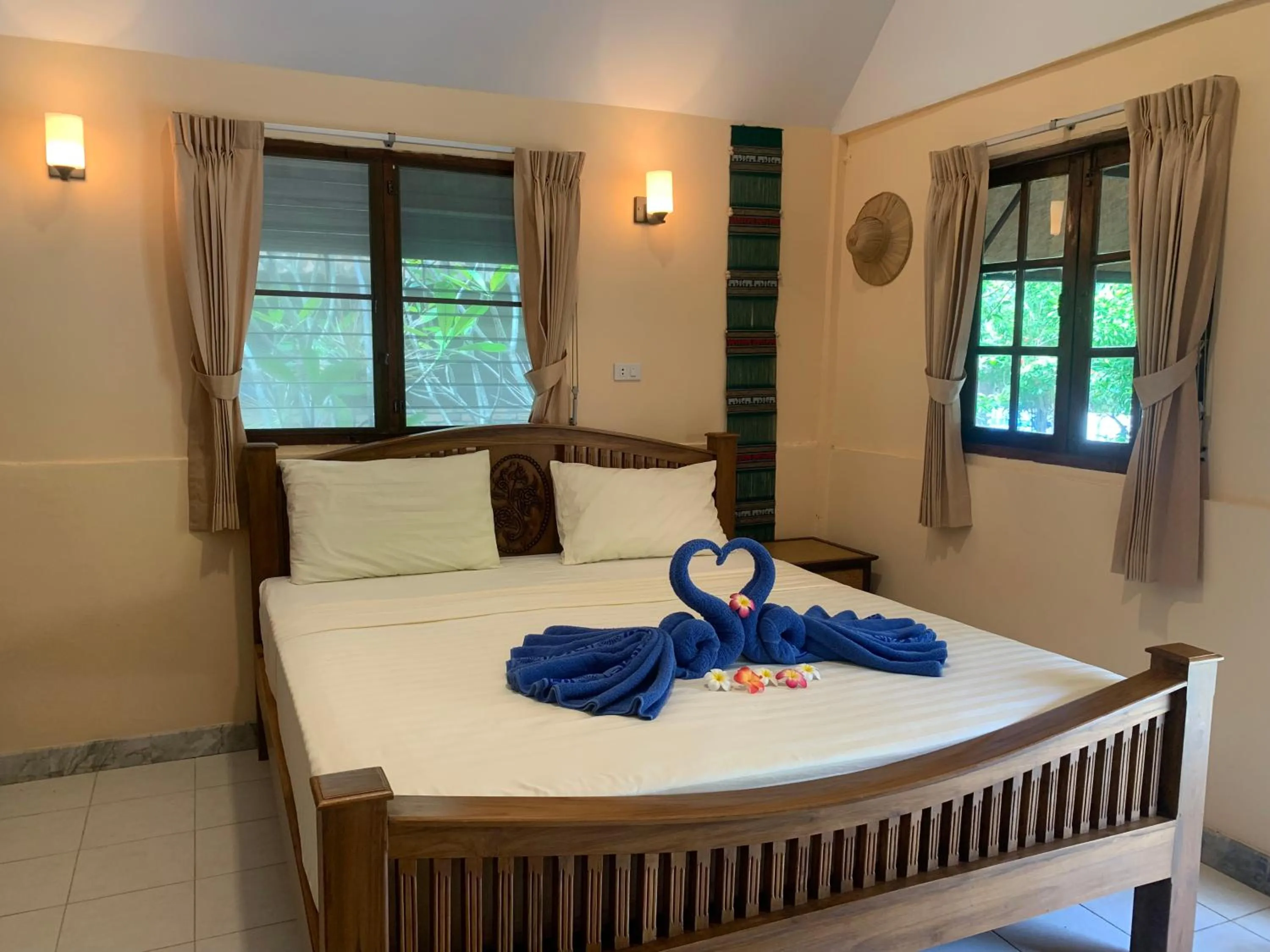 Bed in Laguna Beach Club Resort