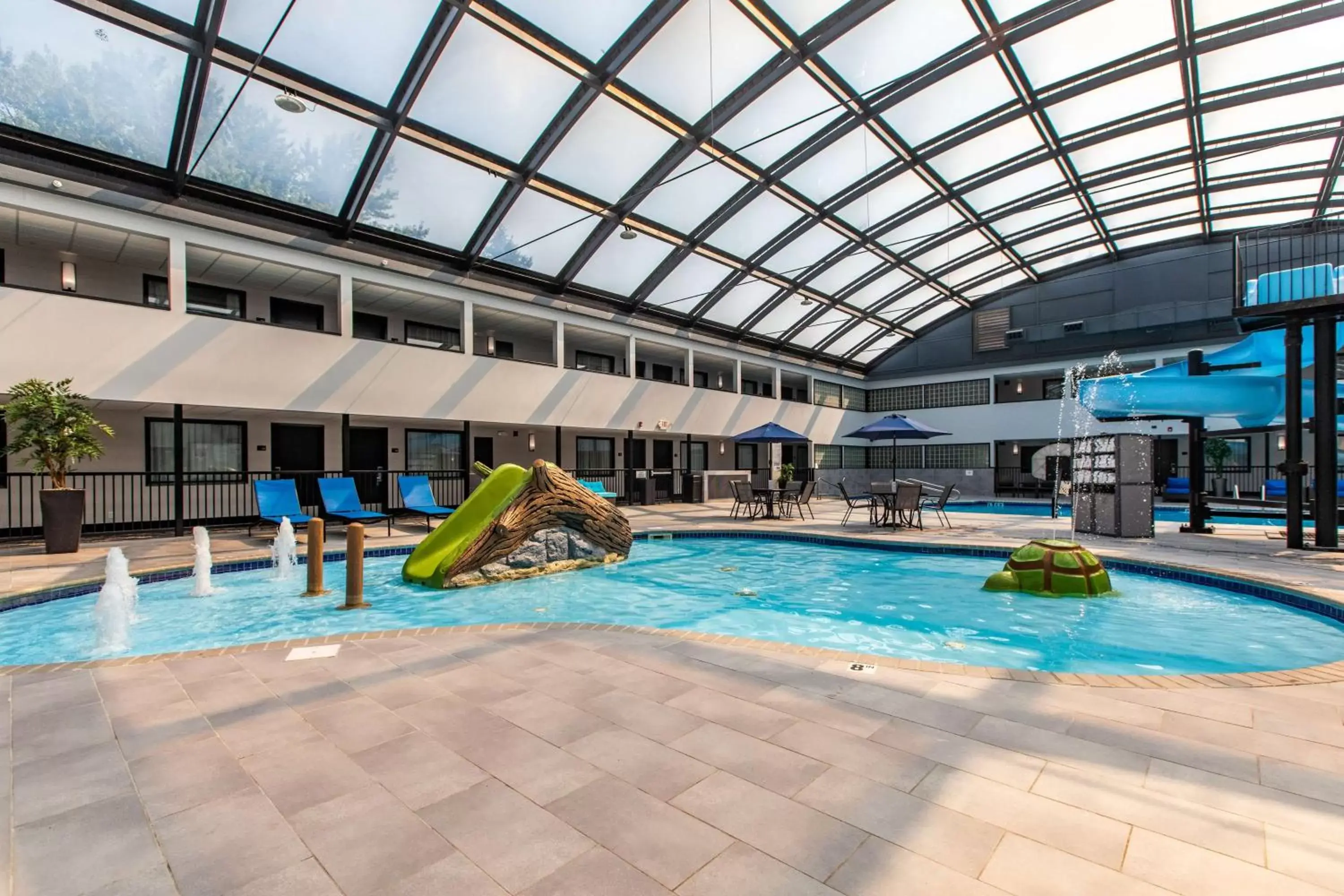 Activities, Swimming Pool in Best Western Rochester Hotel Mayo Clinic Area/ St. Mary's