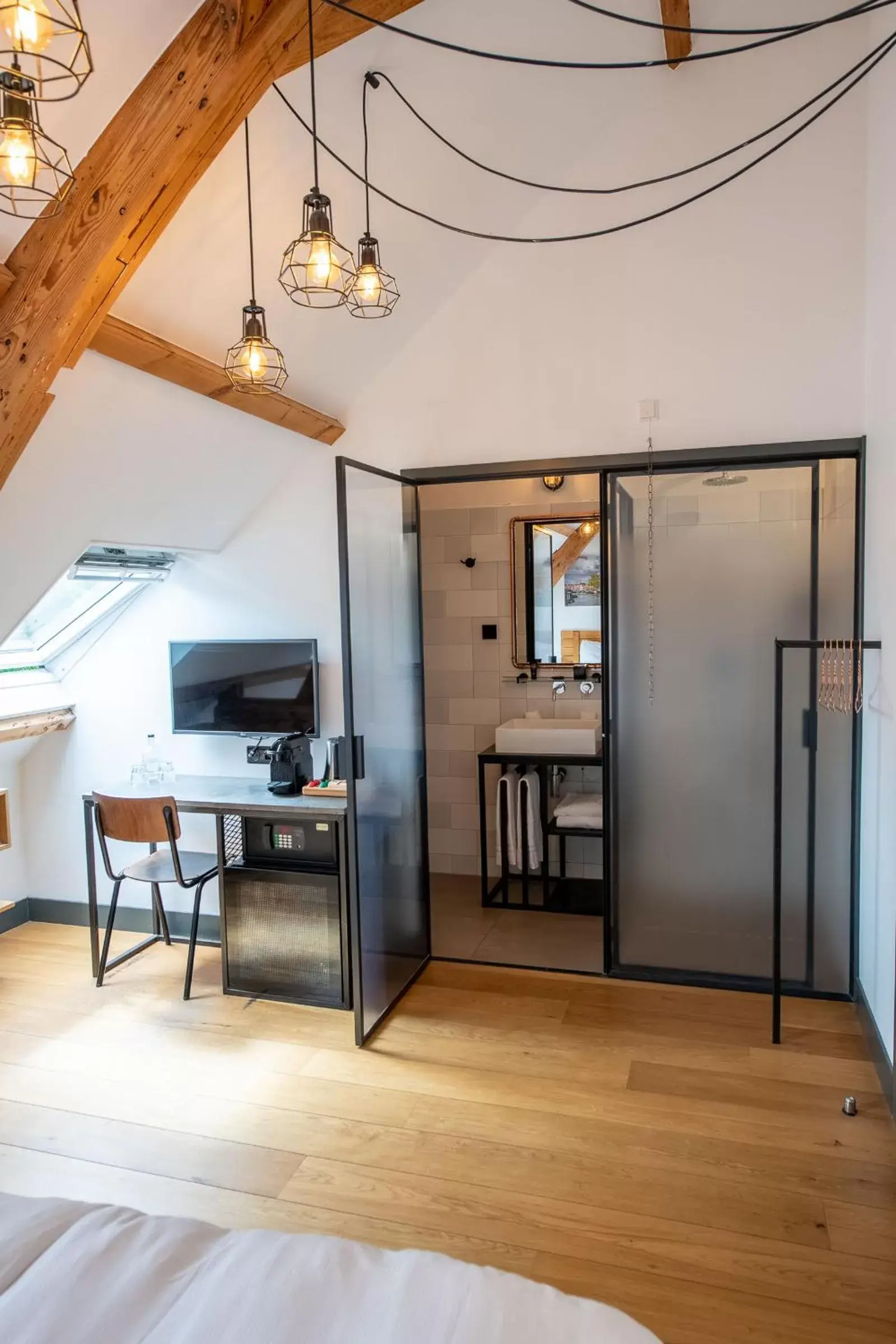 Bathroom, Kitchen/Kitchenette in Boutique Hotel d'Oude Morsch