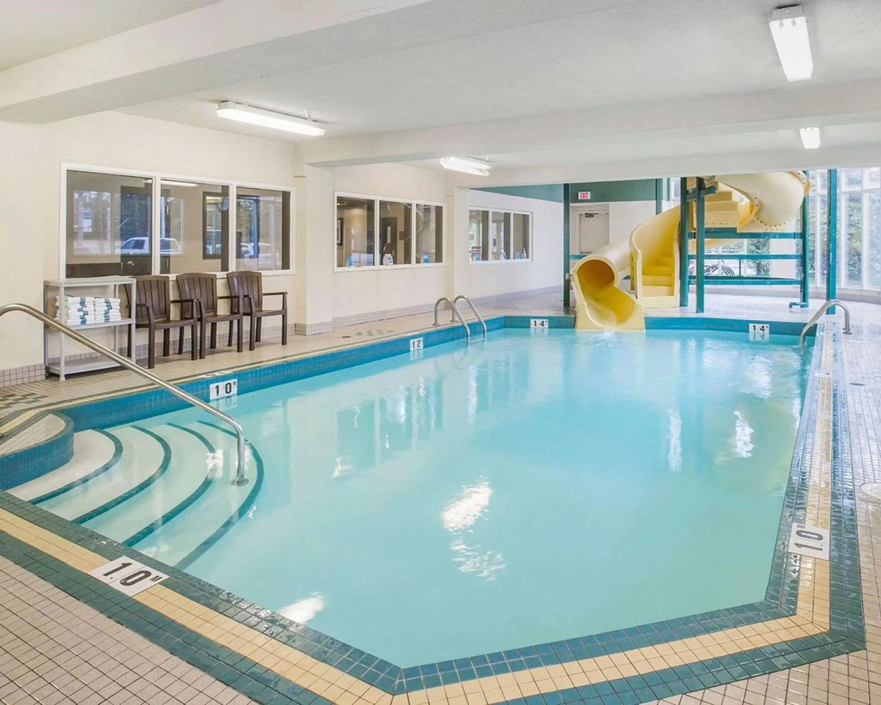 On site, Swimming Pool in Comfort Inn and Suites University