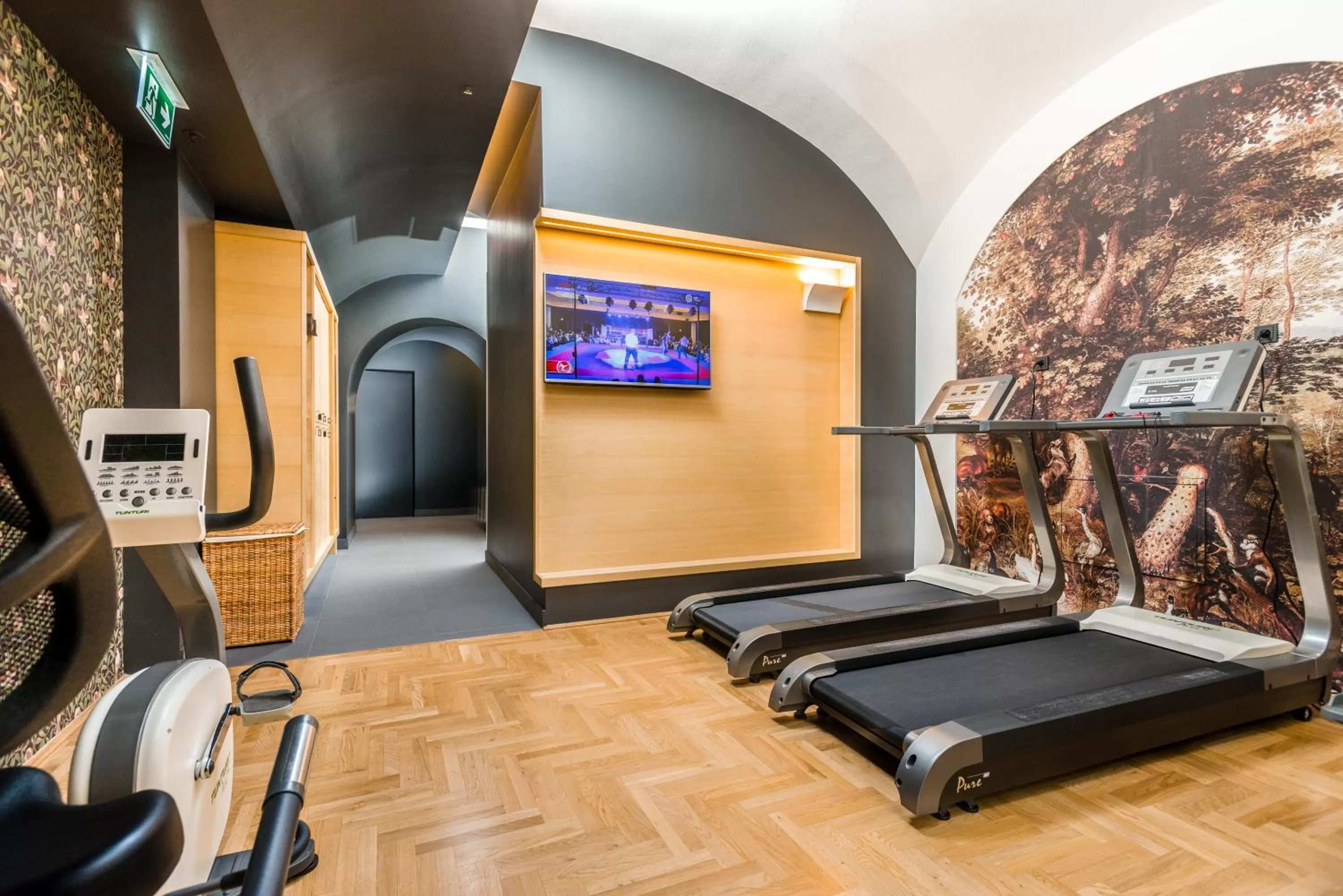 Fitness centre/facilities in Hotel Moments Budapest by Continental Group