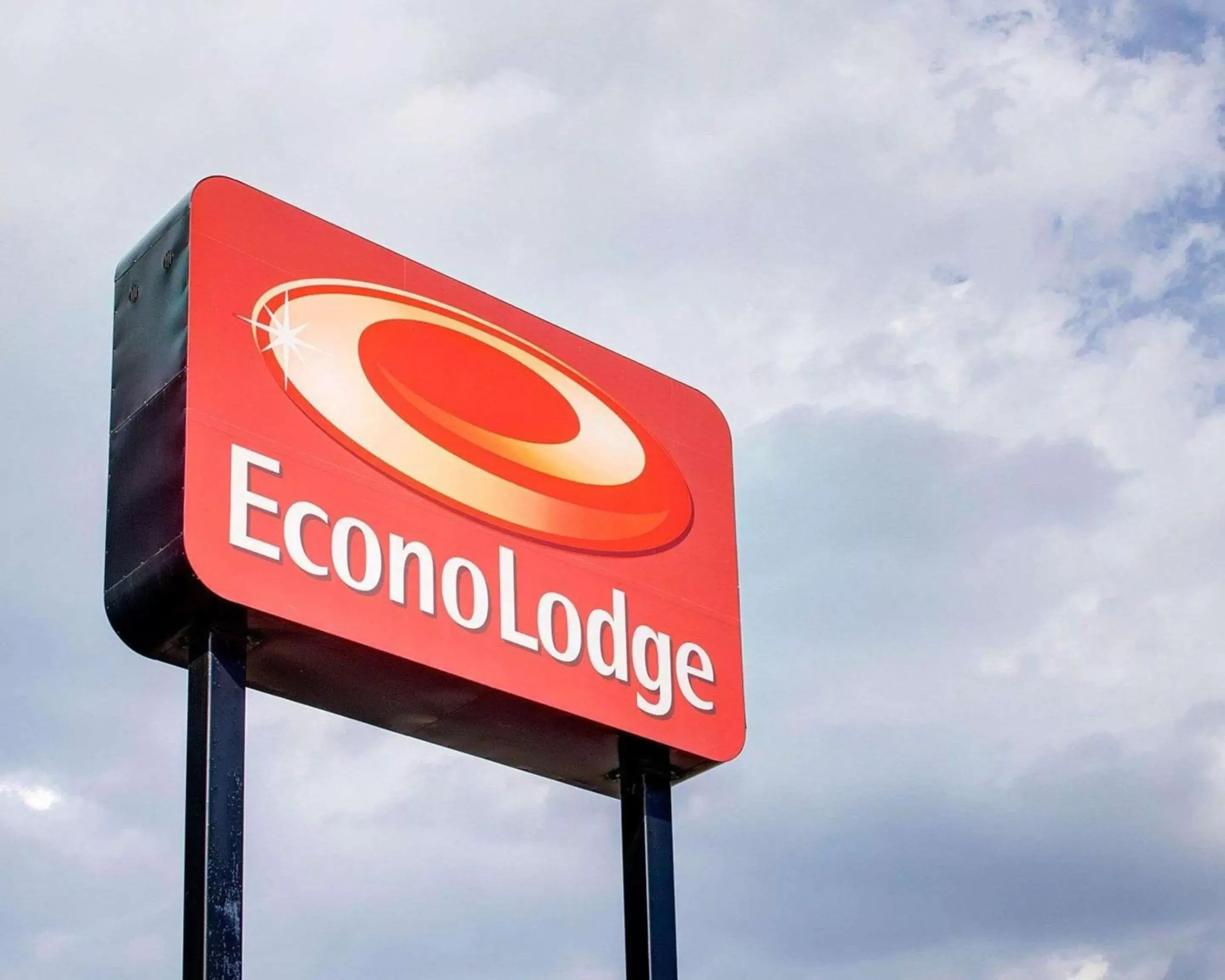 Property building in Econo Lodge Sharon - Foxborough Property building in Econo Lodge Sharon - Foxborough