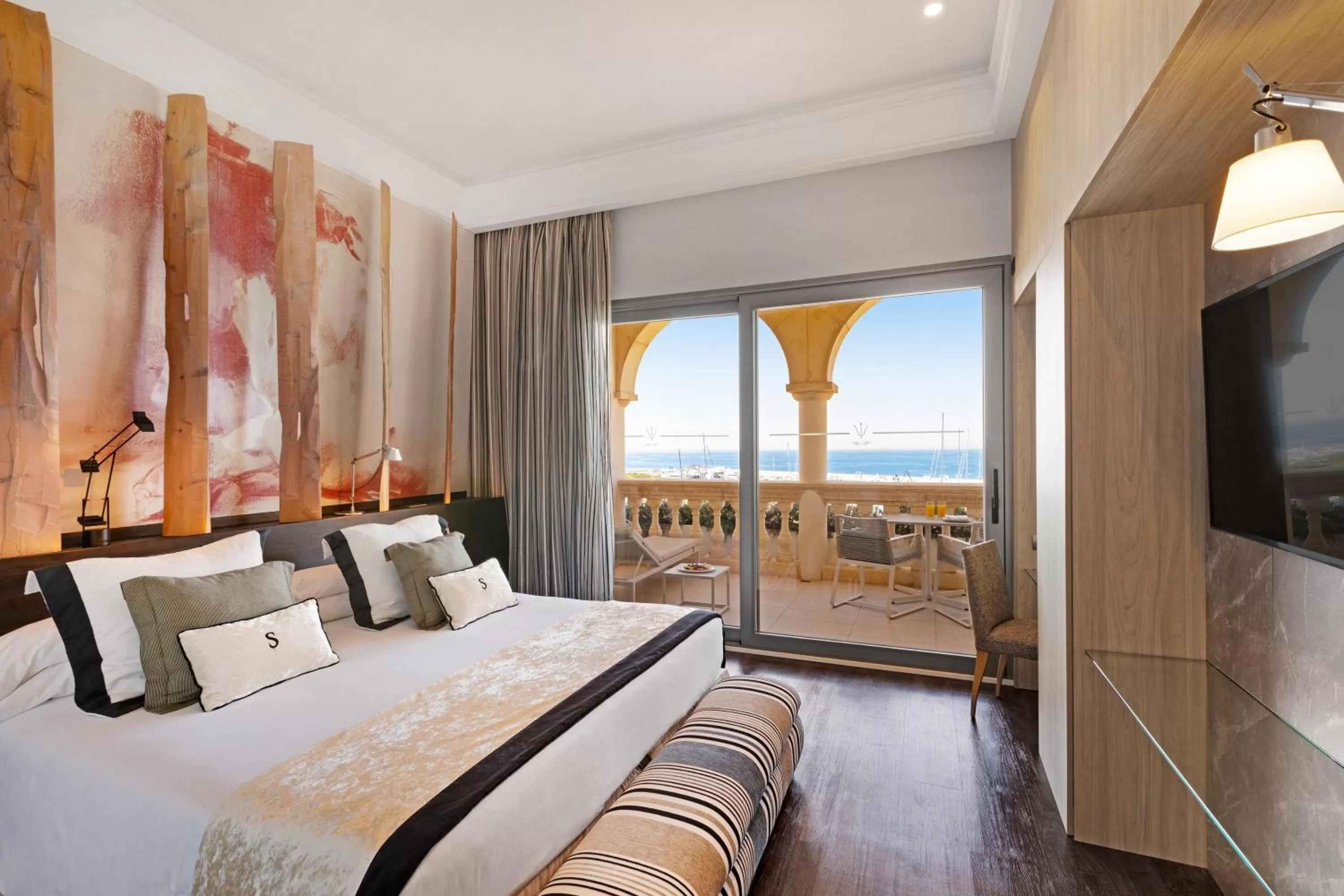 Photo of the whole room, Bed in Pure Salt Port Adriano - Adults Only