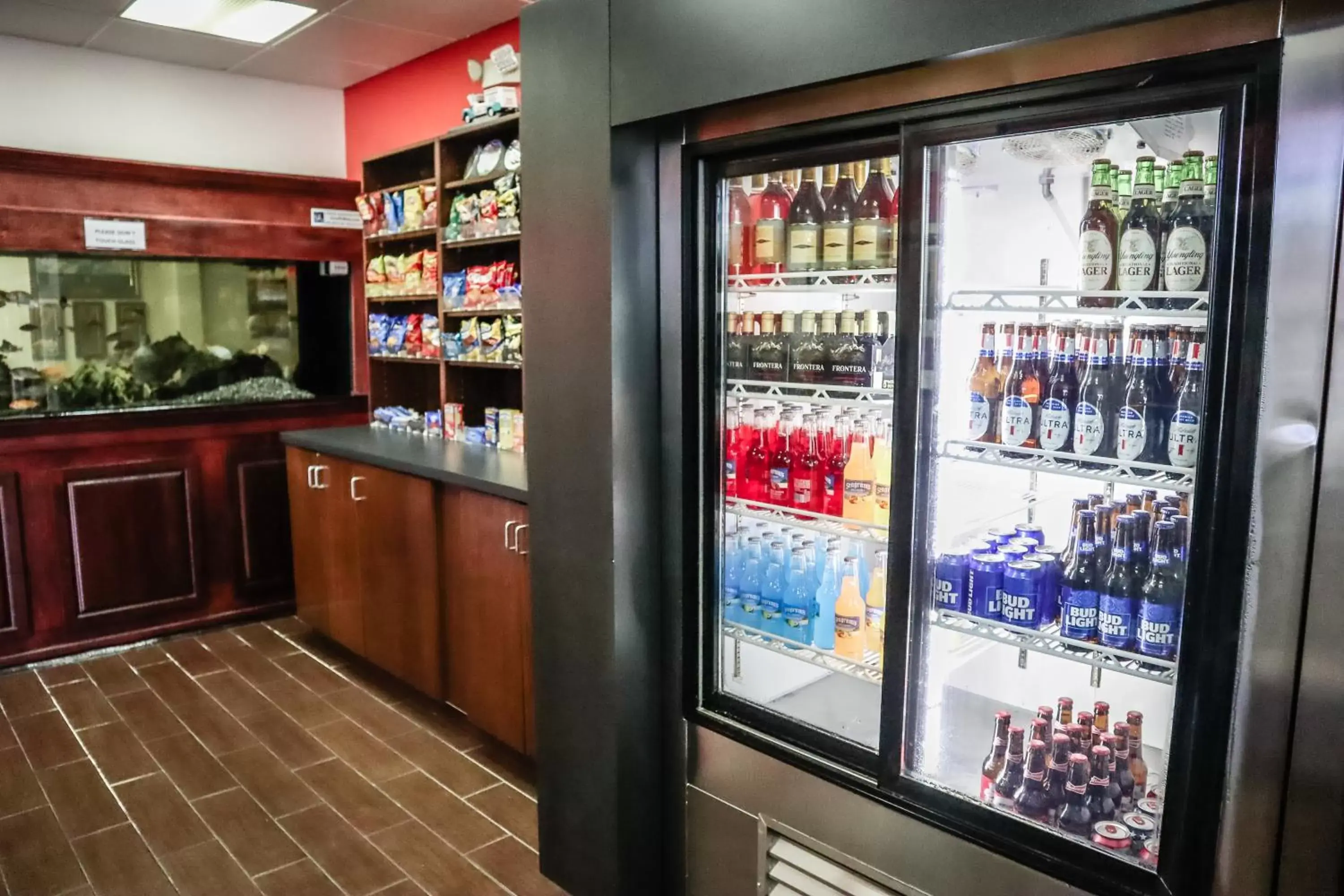 Food and drinks, Supermarket/Shops in Howard Johnson by Wyndham Ocala FL
