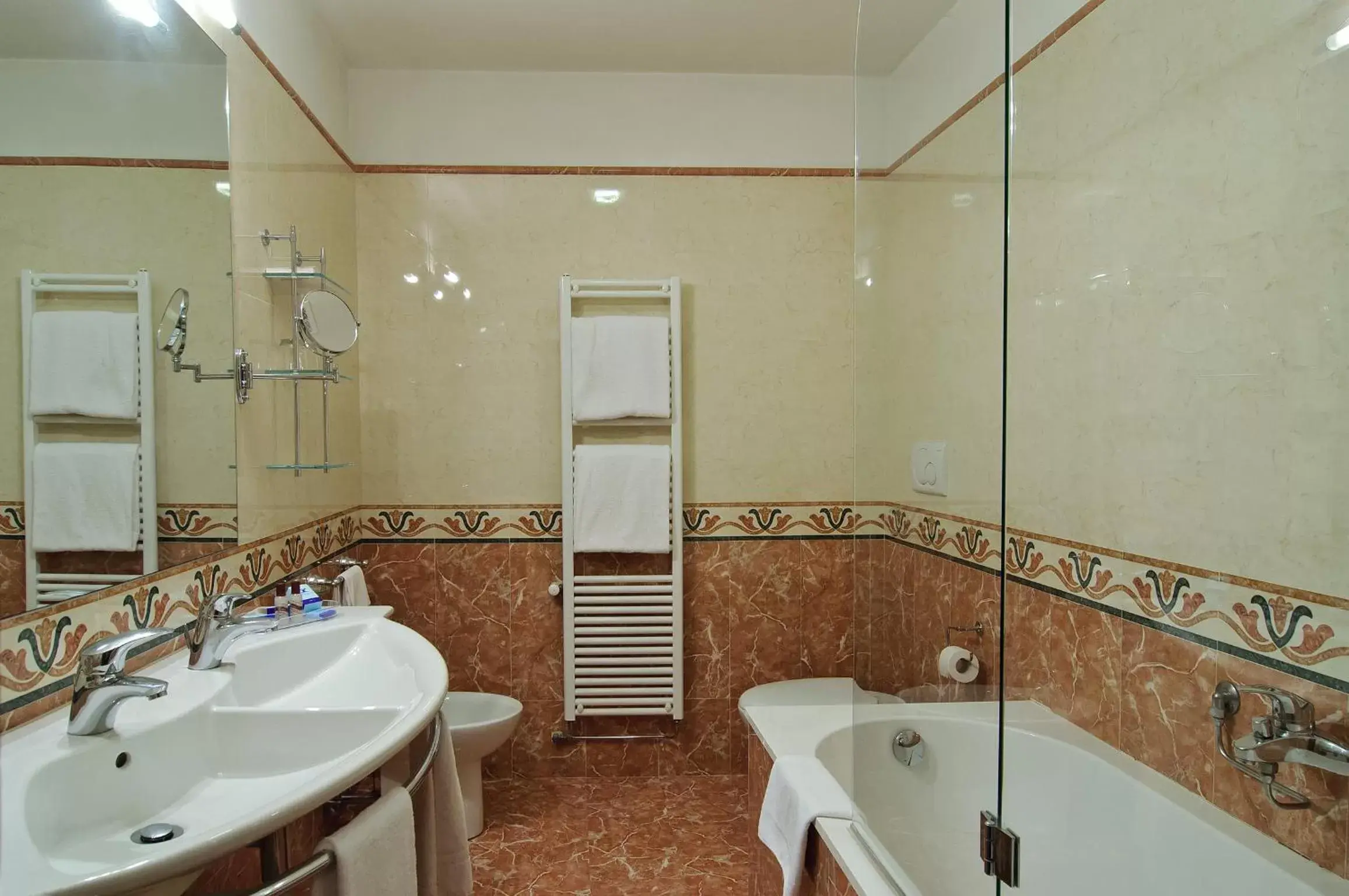 Bathroom in Hotel La Fenice et Des Artistes