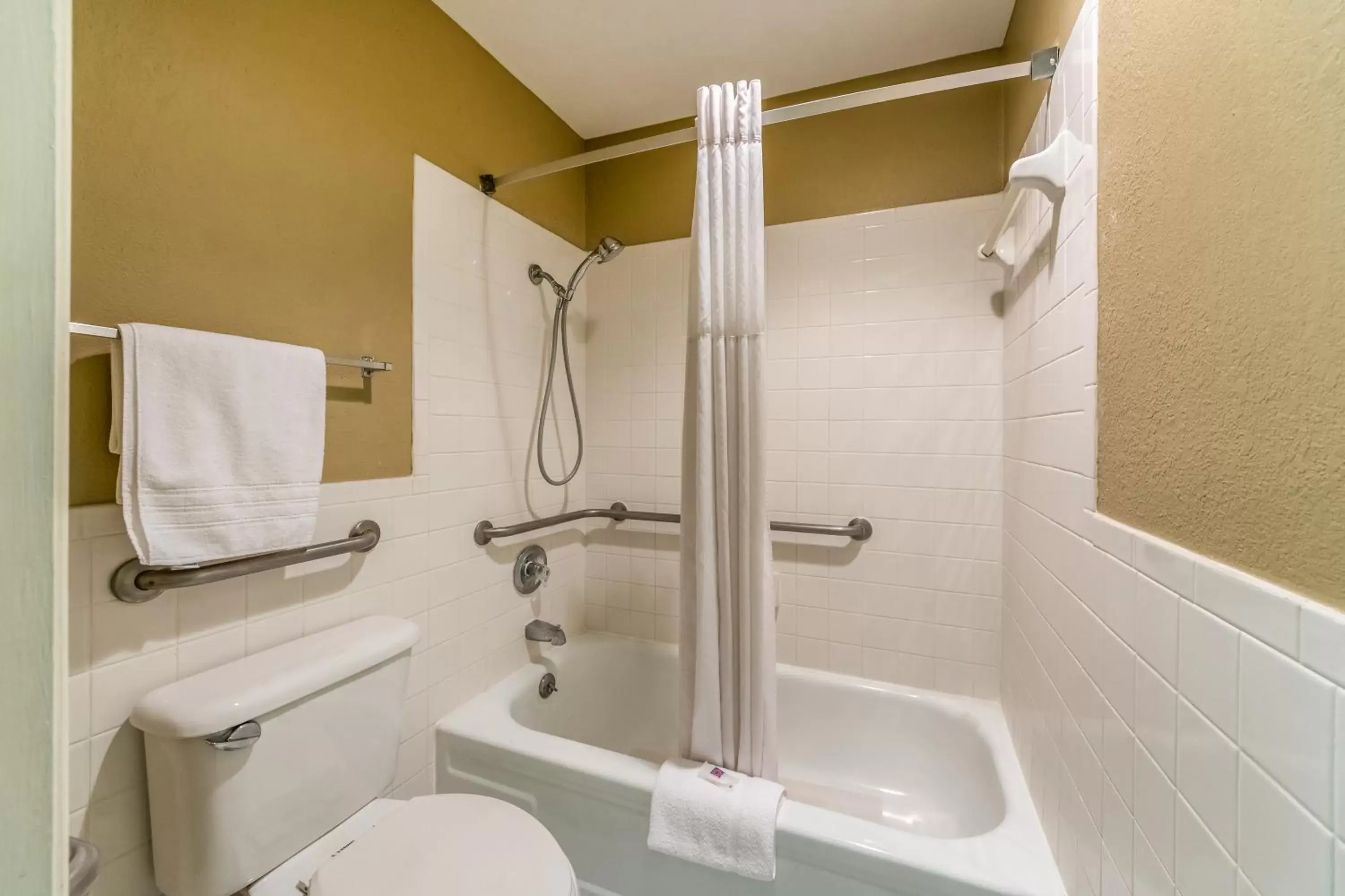 Bathroom in Motel 6-Sonora, TX