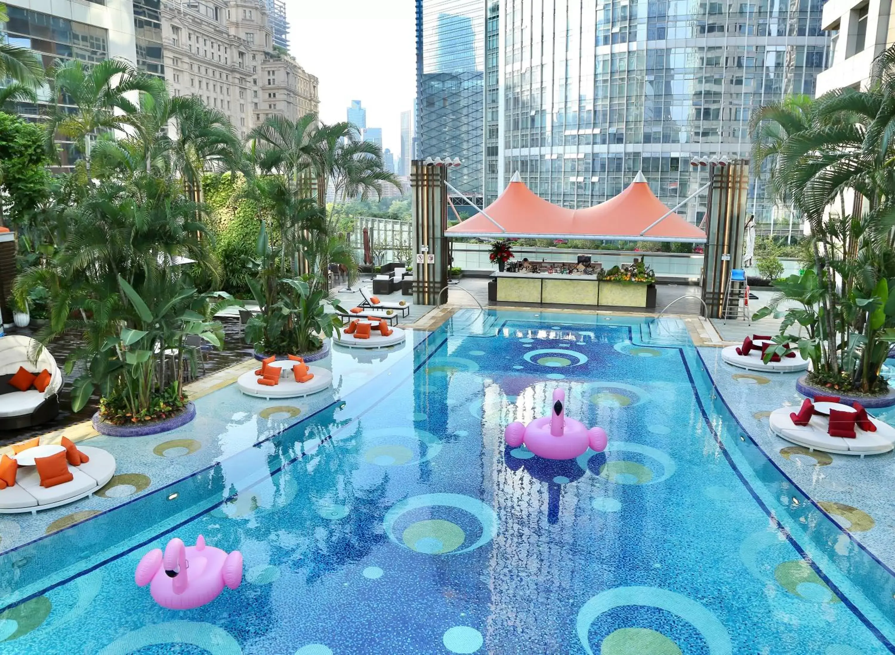 Swimming Pool in Jumeirah Guangzhou - Complimentary Shuttle Bus to Canton Fair Complex during Canton Fair period