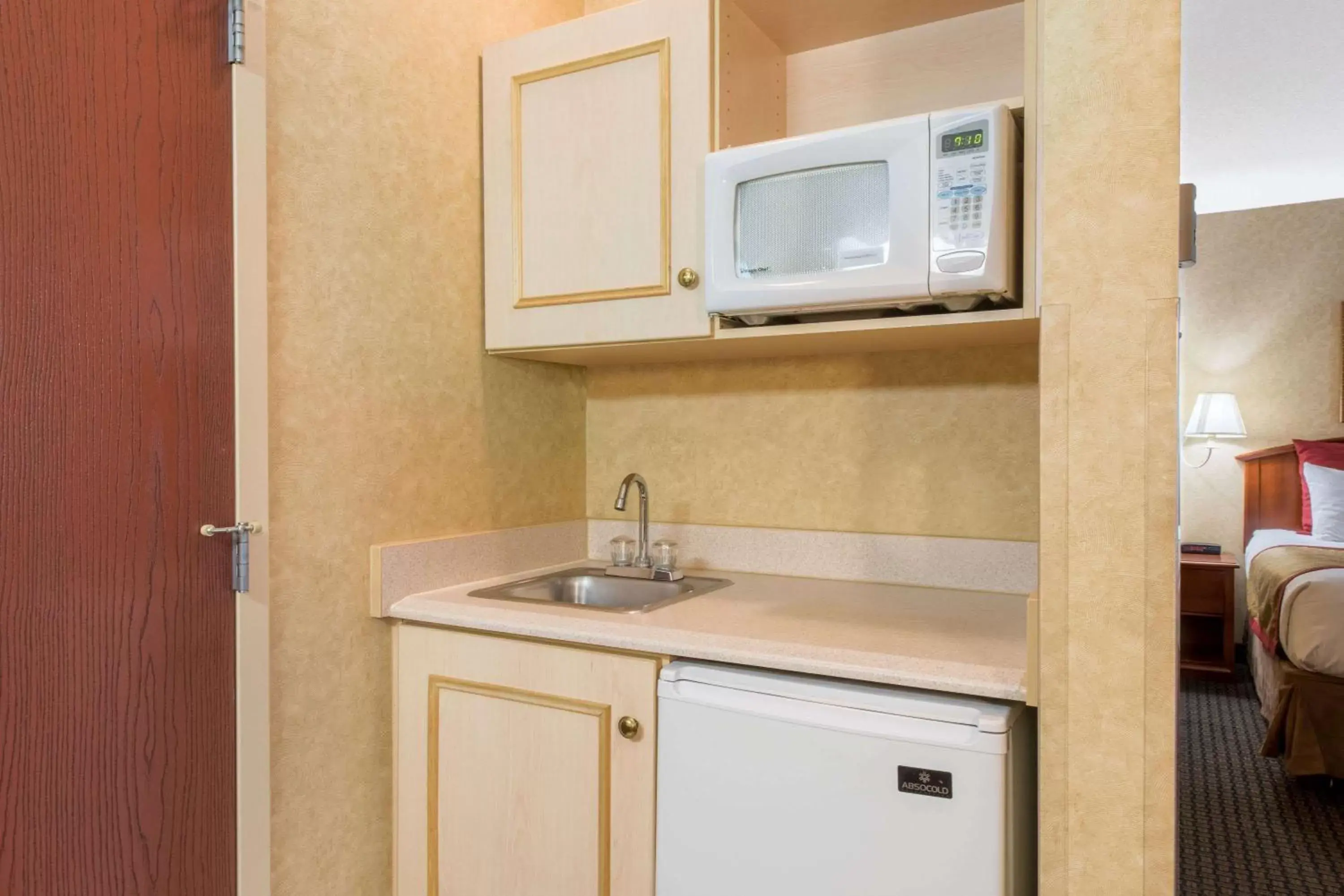 Kitchen or kitchenette, Kitchen/Kitchenette in Hawthorn Suites by Wyndham Lancaster