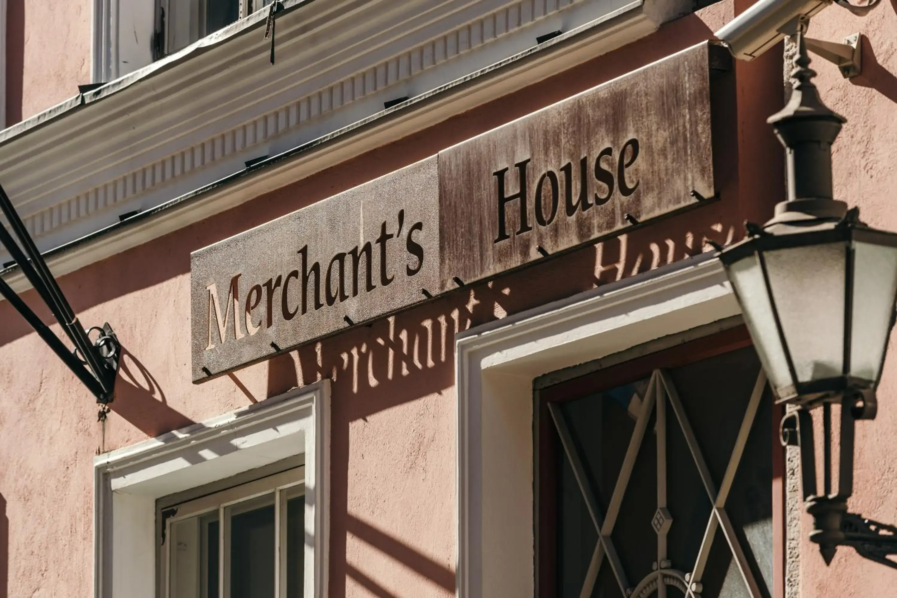 Facade/entrance in Merchants House Hotel